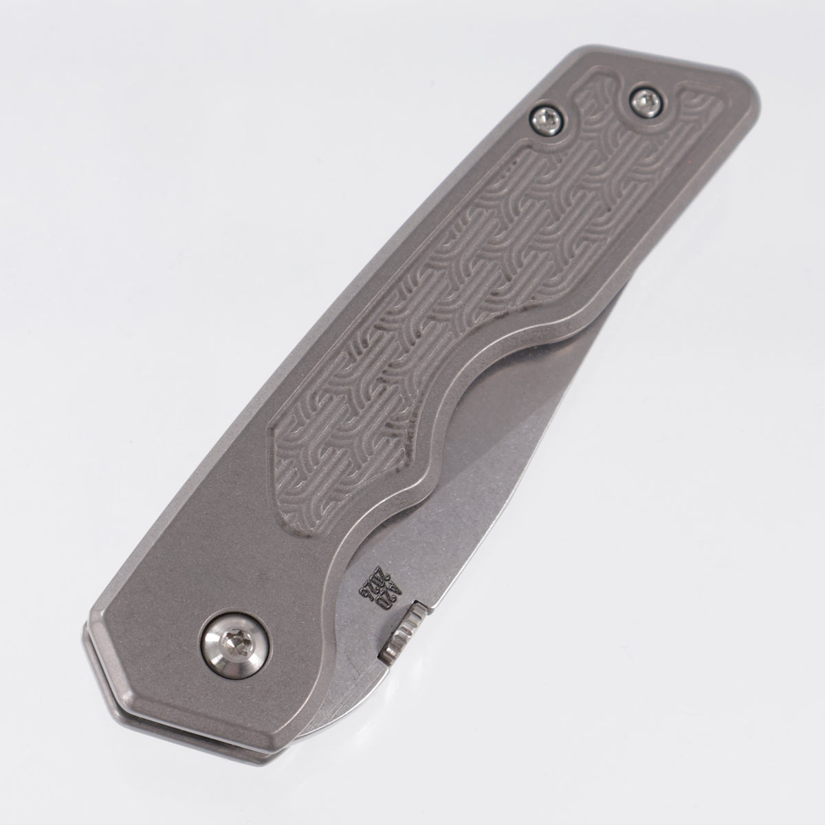 Attn2Detail Mercantile Mk.3 Medium Gen4 Clip Point Rising Grind - Grey Stonewash Titanium w/ Art Deco Arches Faux Inlay Milling - Stonewash Satin Magnacut