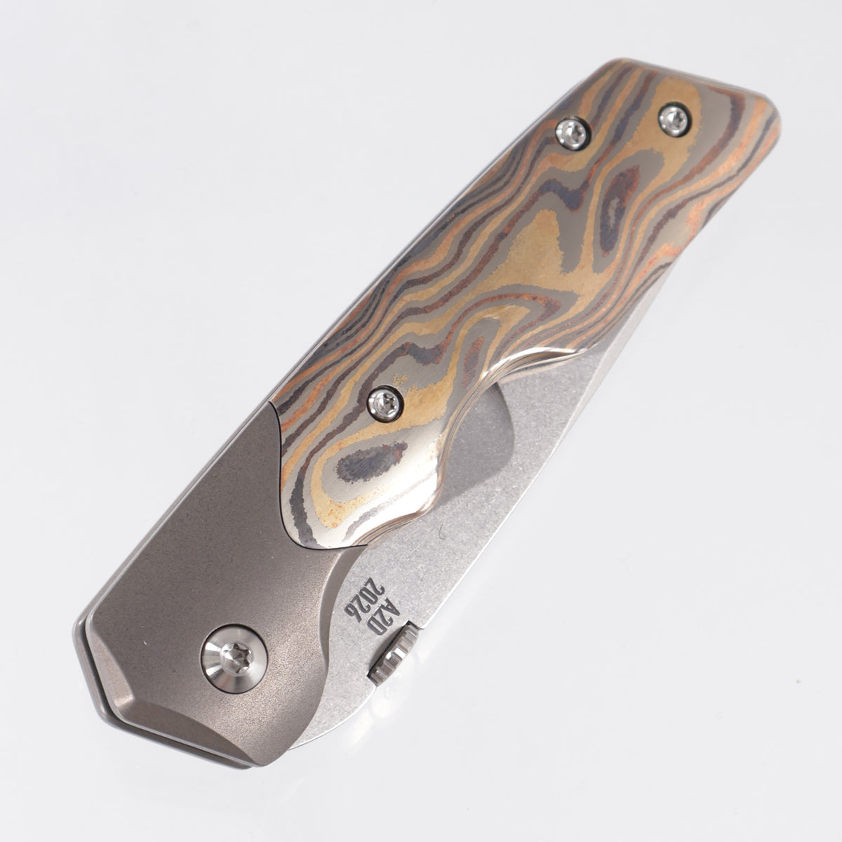 Attn2Detail Mercantile Mk.3 Medium Bolster Lock Gen4 Hissatsu Compound Grind - Bronze Ano Titanium w/ Chad Nichols Zircume Scales - Stonewash Satin Magnacut - A2D