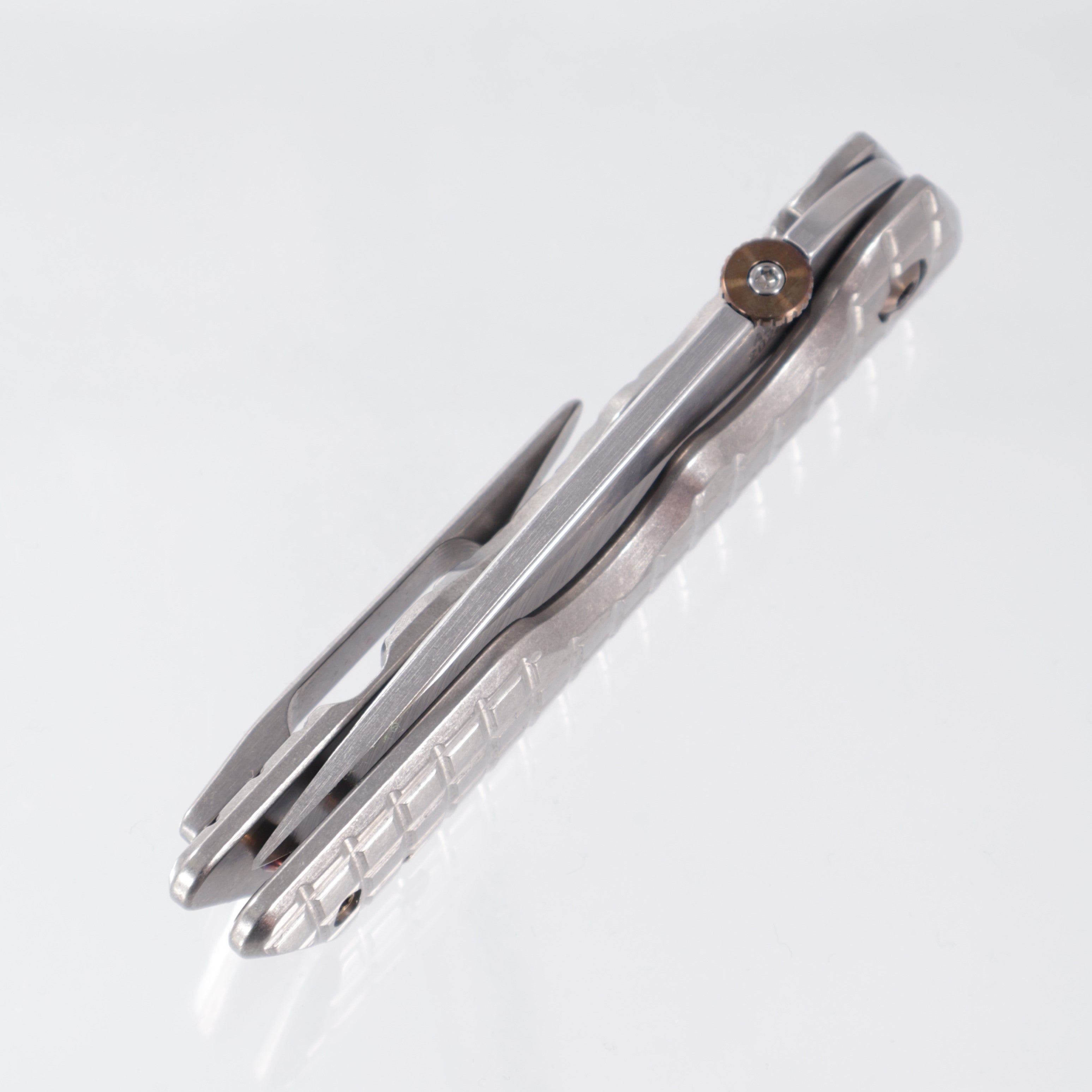 Attn2Detail Mk 3 Medium - Satin Magnacut Drop Point - Frag Titanium Bright Stonewash