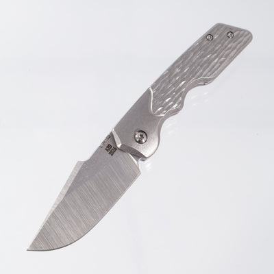Attn2Detail Mk.3 Medium - Bright Stonewash Faux Bolster Jigged Texture - Harpoon Rising Grind Magnacut