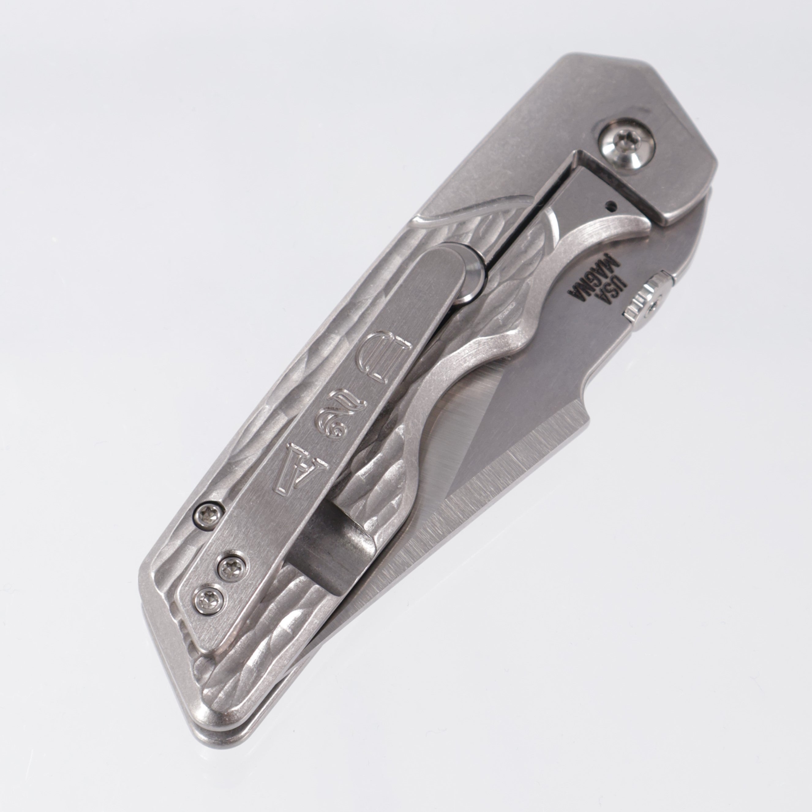 Attn2Detail Mk.3 Medium - Bright Stonewash Faux Bolster Jigged Texture - Harpoon Rising Grind Magnacut