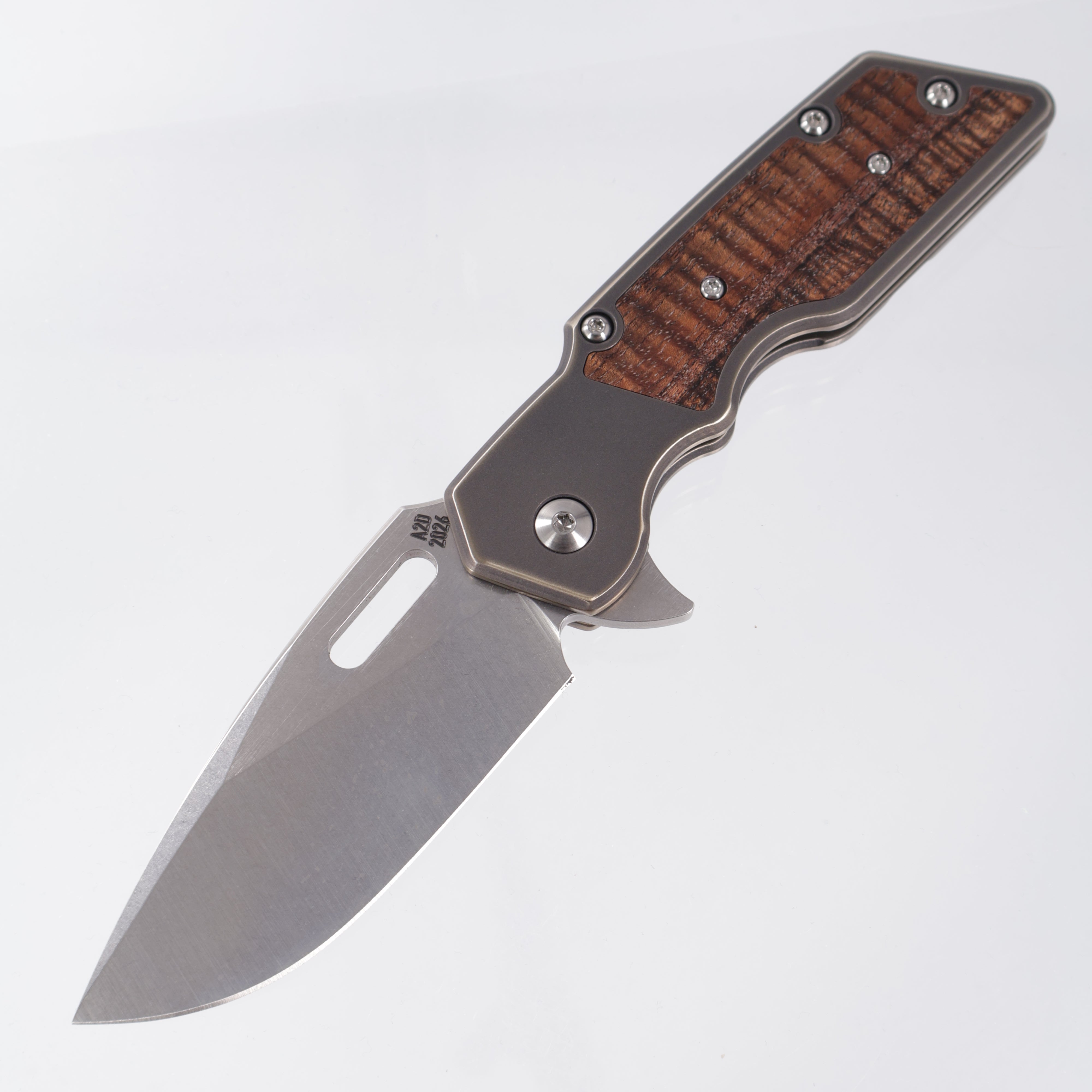 Attn2Detail Mercantile Mk.1 Large Gen4 Drop Point Rising Grind - Blackwash Titanium w/ Koa Wood Inlay - Stonewash Satin Magnacut