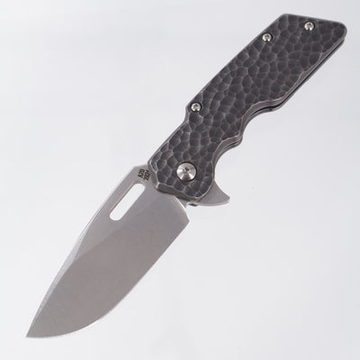 Attn2Detail Mercantile Mk.1 Large Gen4 Drop Point Rising Grind - Blackwash Hammered Titanium - Stonewash Satin Magnacut