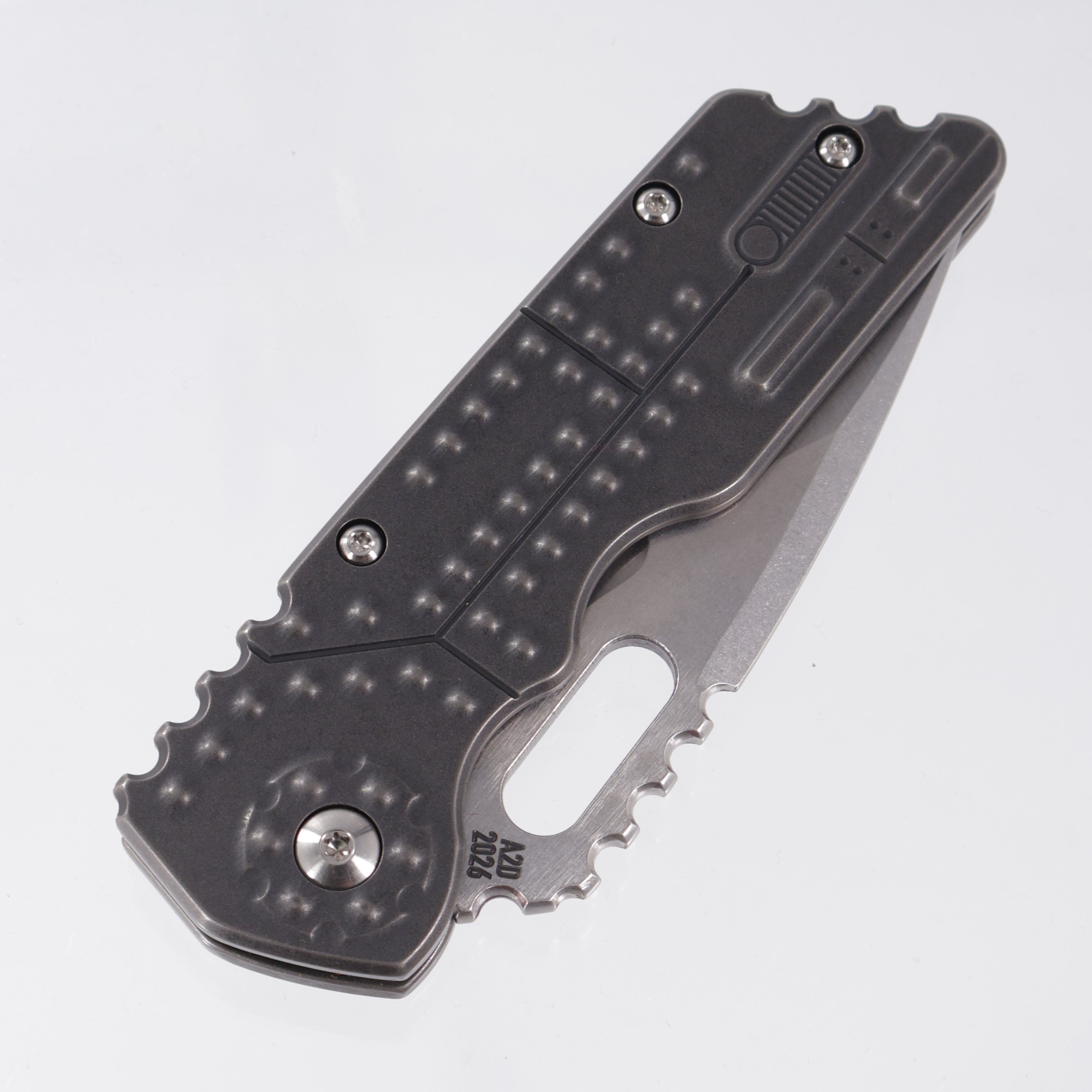 Attn2Detail Mercantile Mk.2 Large Gen4 Hissatsu Compound Grind - Blackened Tank Machining Titanium - Stonewash Satin Magnacut