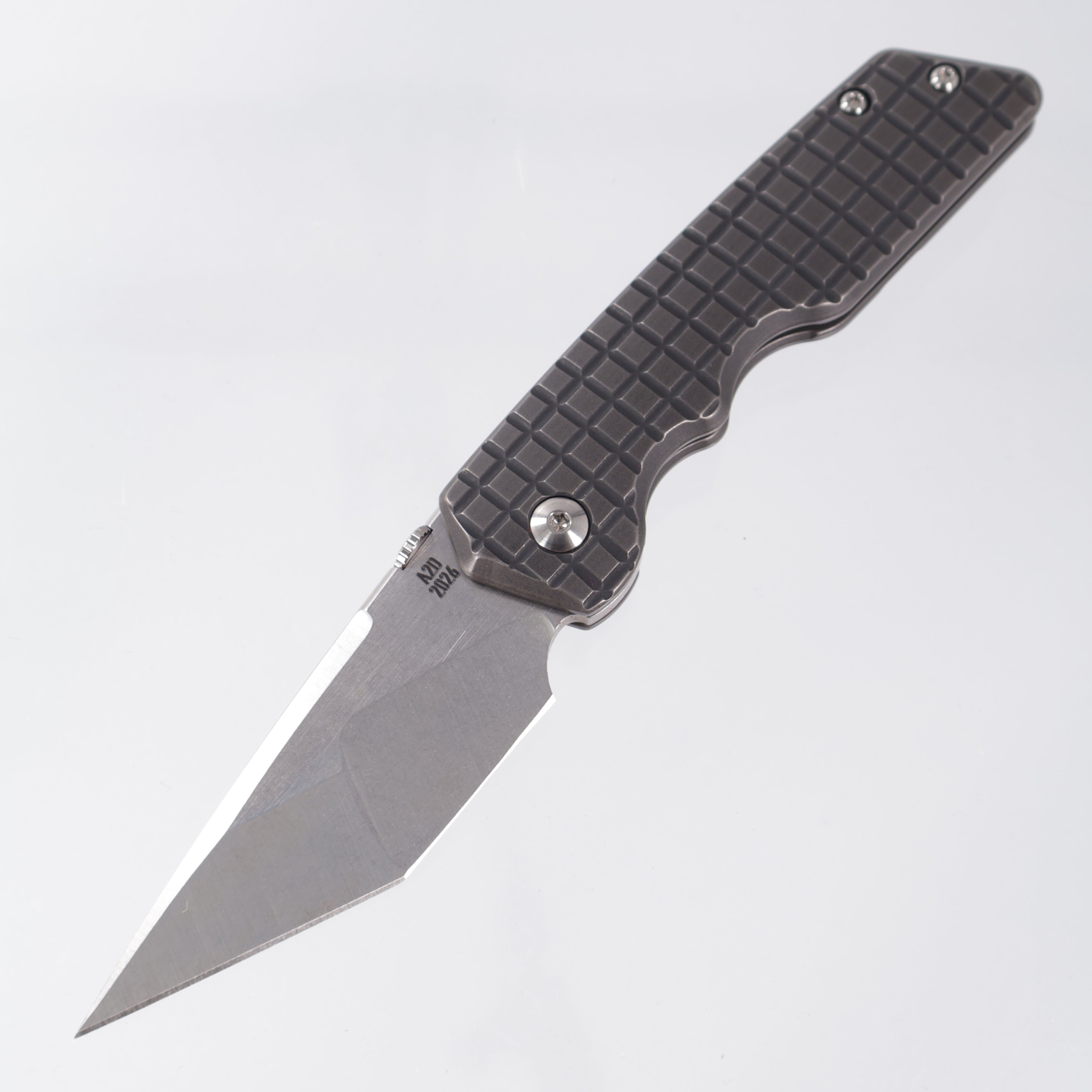 Attn2Detail Mercantile Mk.3 Large Gen4 Hissatsu Compound Grind - Blackened Contoured Frag Titanium - Stonewash Satin Magnacut