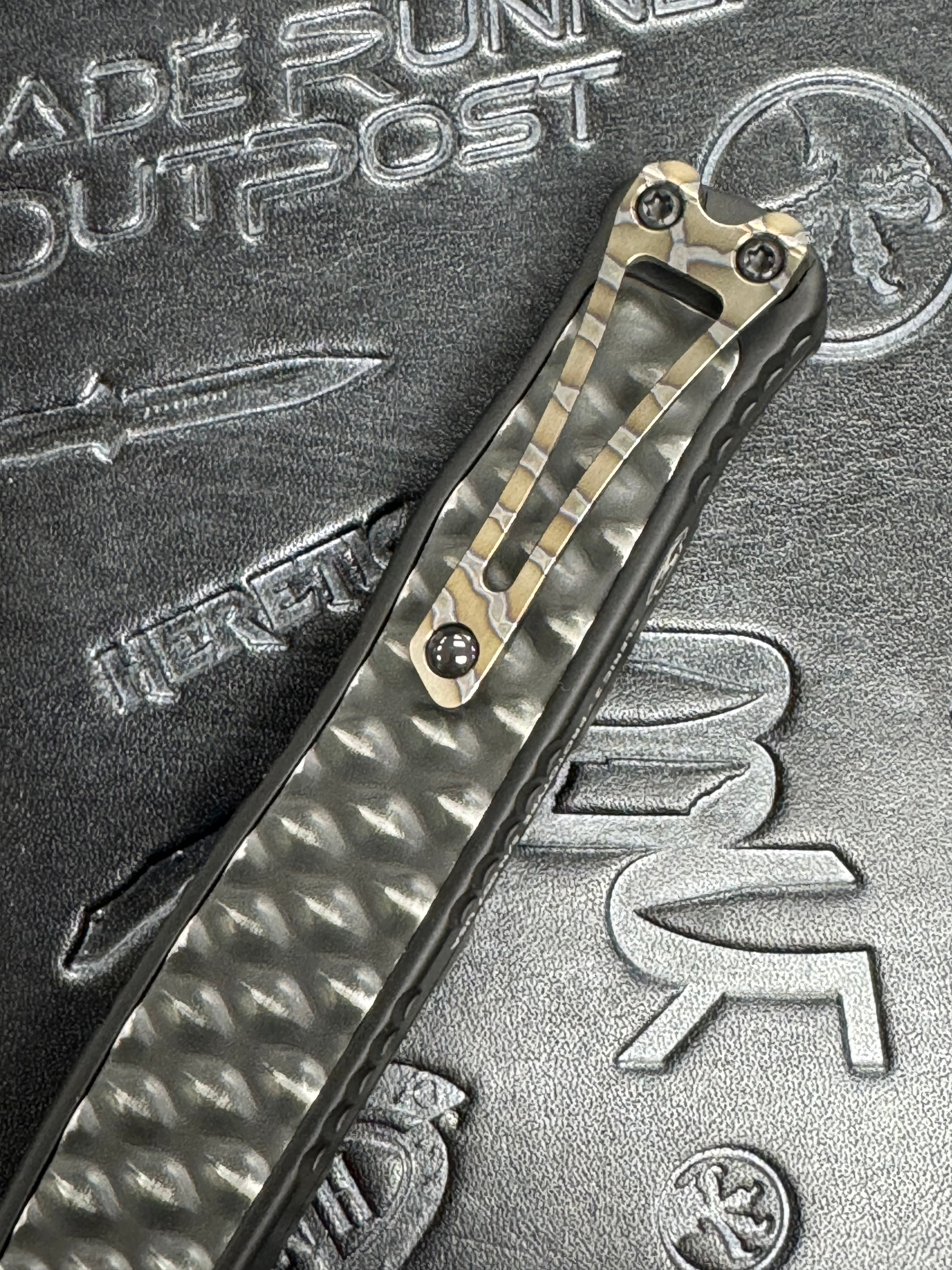 Pre Owned HERETIC KNIVES "CLERIC 2" ALUMINUM TEXTURED METAL INLAY 4.25" DAGGER (PROTOTYPE) SN:007