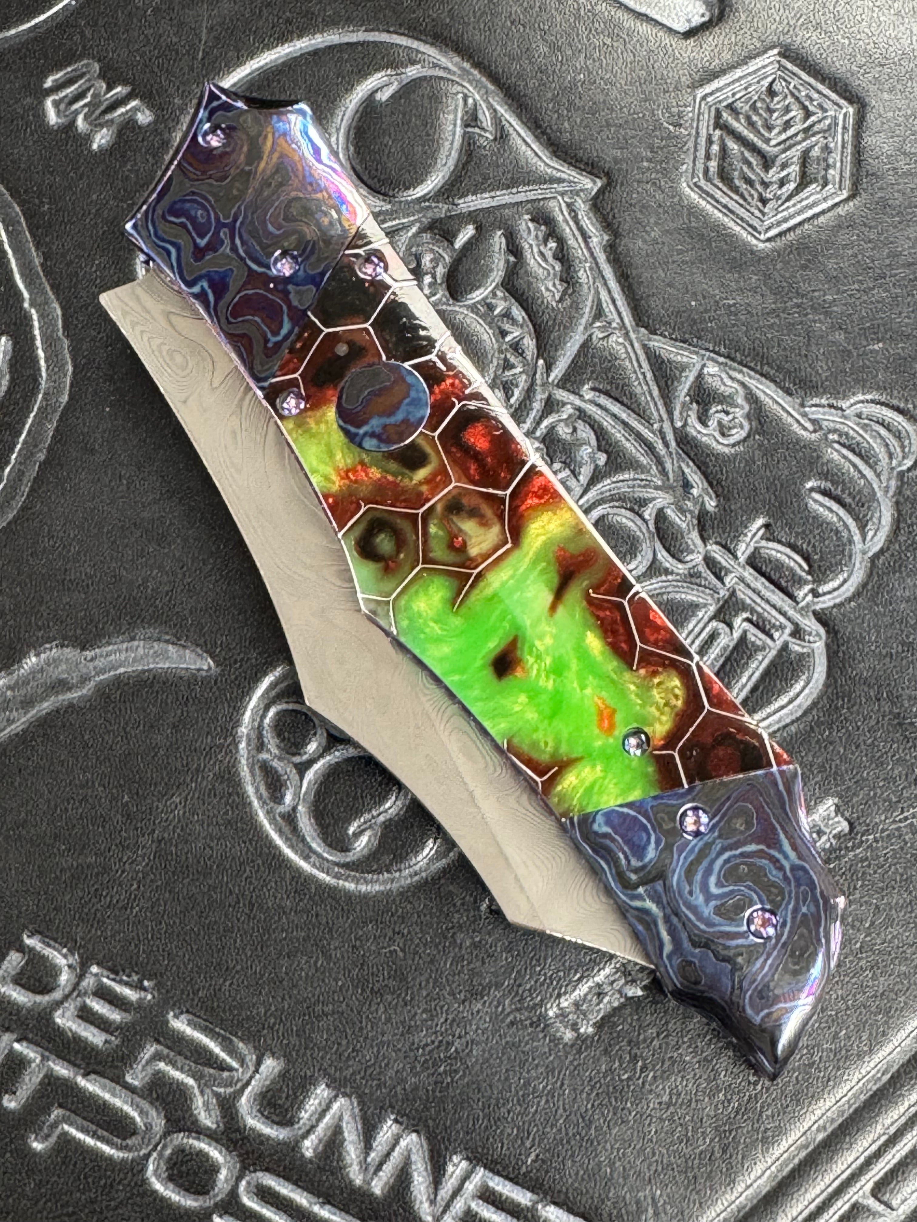 Valloton Executioner Damasteel Grosserosen Pattern Voodoo Resin Black Dragon Fire Timascus Collars