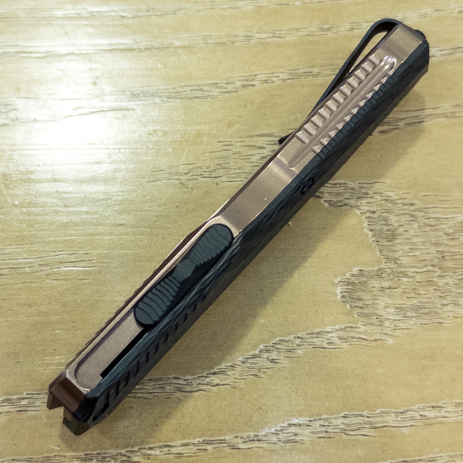 Kershaw Livewire - Cruwear Composite Blade - Carbon Fiber & Bronzed Aluminum - Blade Show 2026, 9000BS26