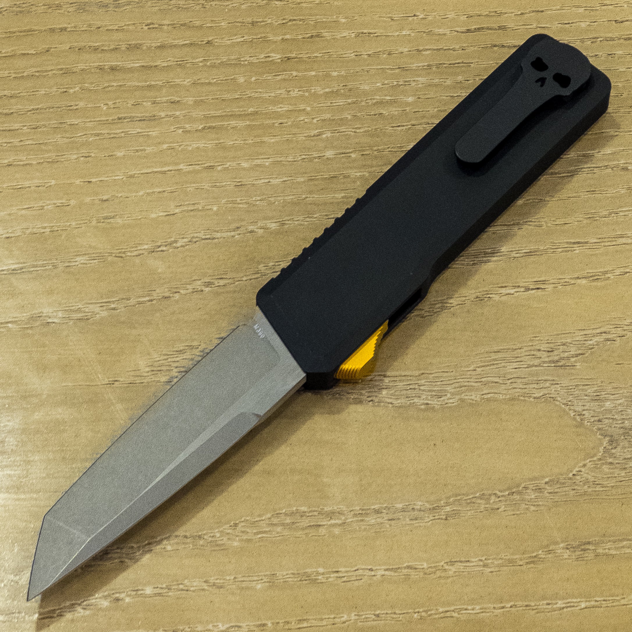 Chaves Dissident - Scrooge McDuck CF Inlaid Black Blasted Aluminum - Tanto M390 Stonewash - 723587150776