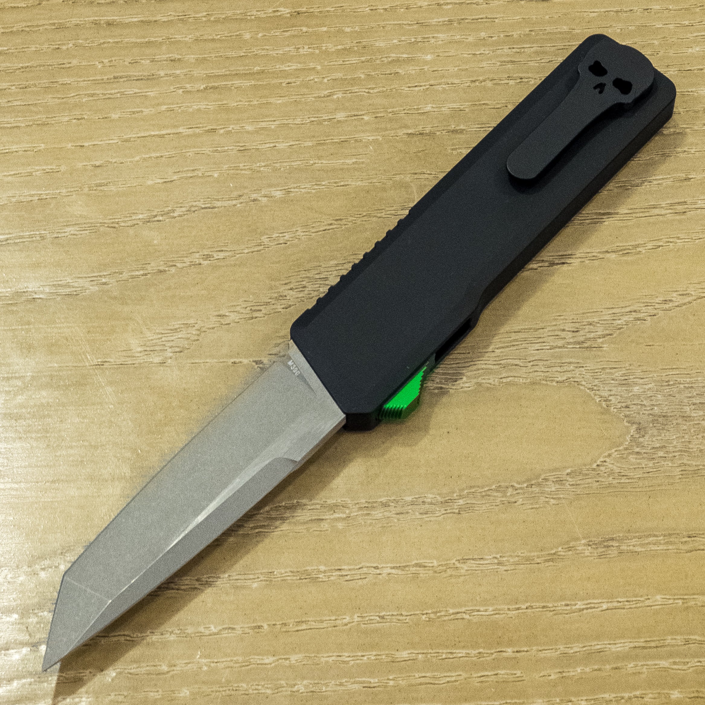Chaves Dissident - Joker CF Inlaid Black Blasted Aluminum - Tanto M390 Stonewash - 723587150745