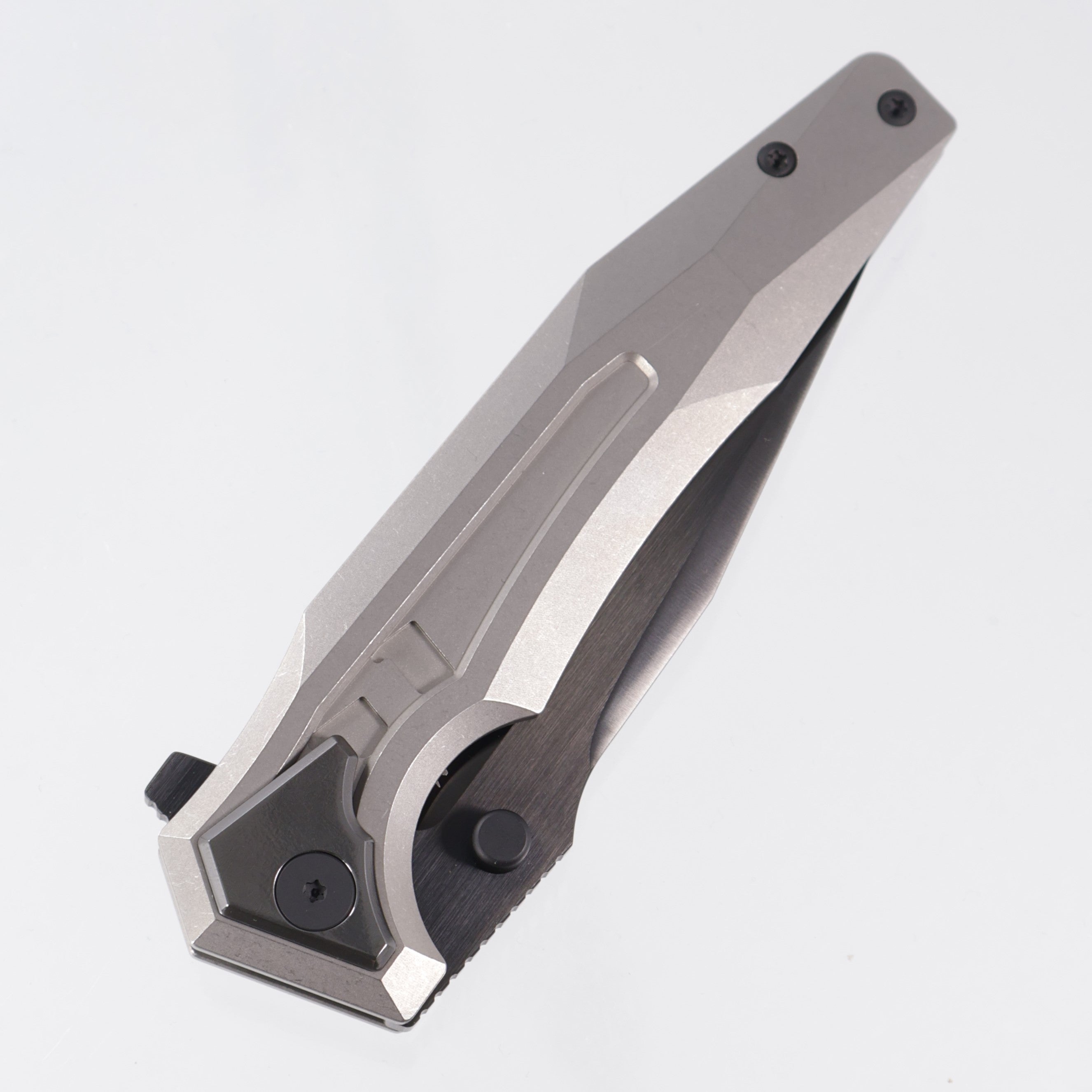 Arcane Design Creature Tanto Silver Screen Edition - Stonewash Titanium w/ Polished Zirconium Pivot Collars, Clip & Backspacer - Satin DLC 20CV