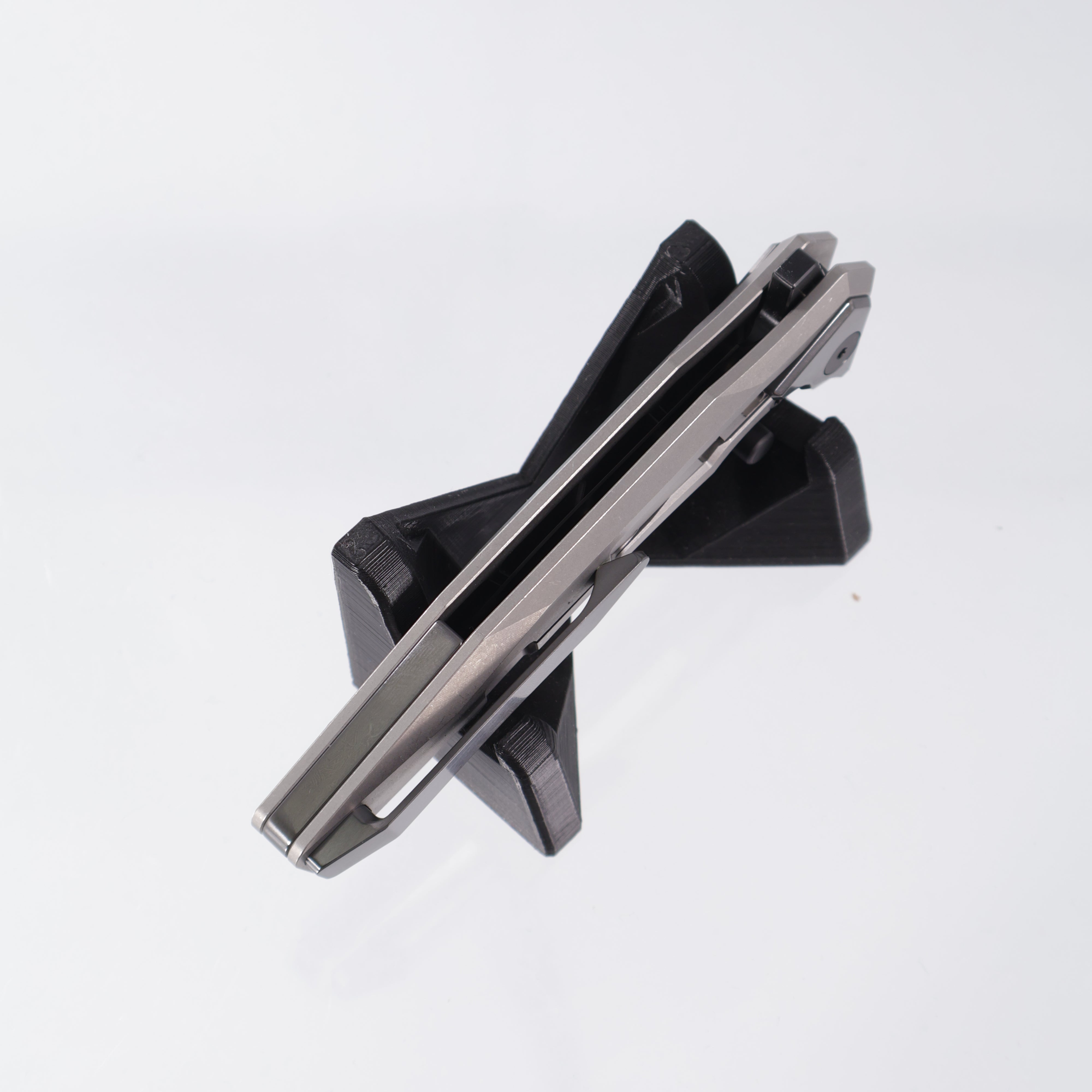 Arcane Design The CREATURE - Silver Screen Edition - Drop Point Satin DLC 20CV - Titanium w/ Polished Zirc Collars, Clip, & Backspacer