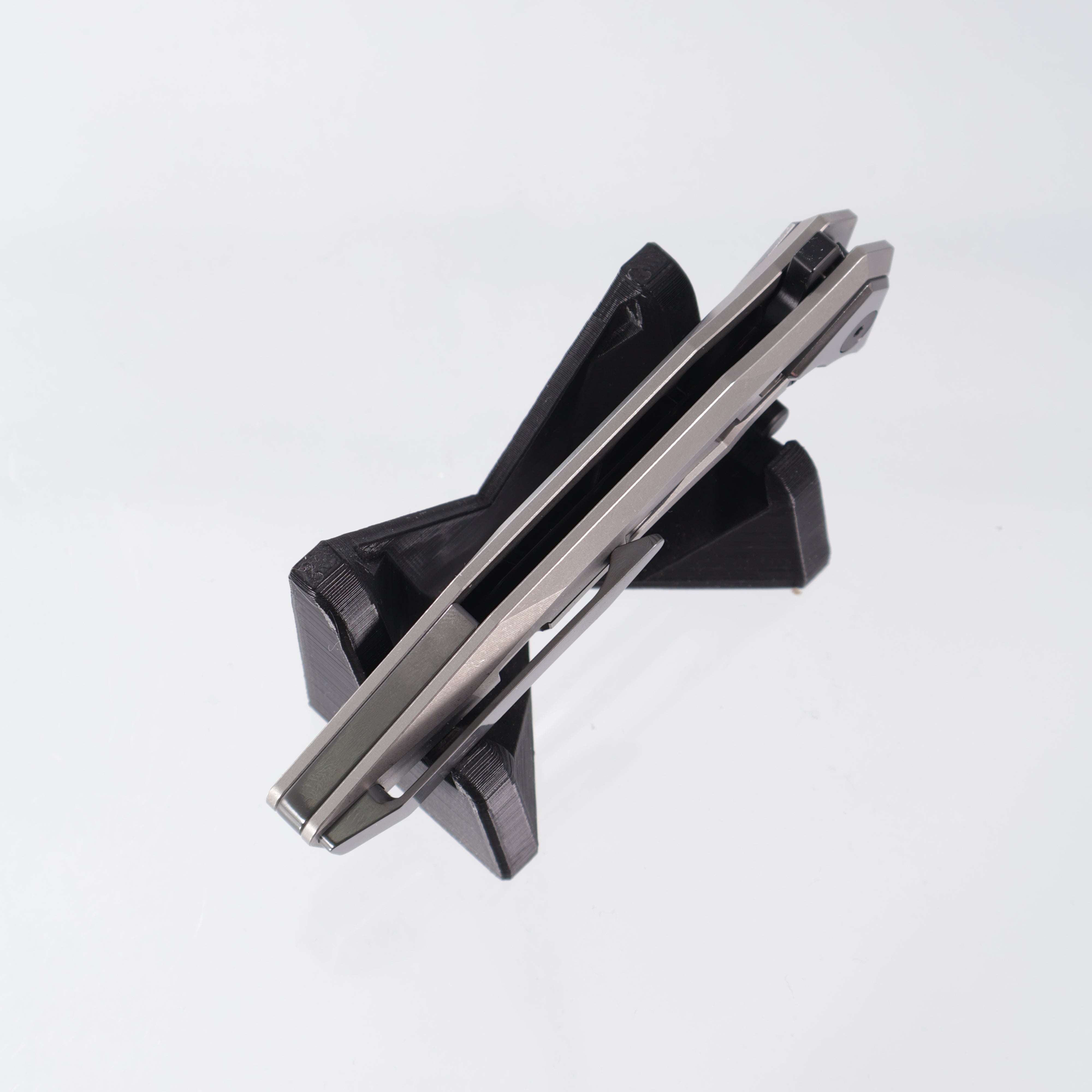 Arcane Design The CREATURE - Silver Screen Edition - Tanto Satin DLC 20CV - Titanium w/ Polished Zirc Collars, Clip, & Backspacer