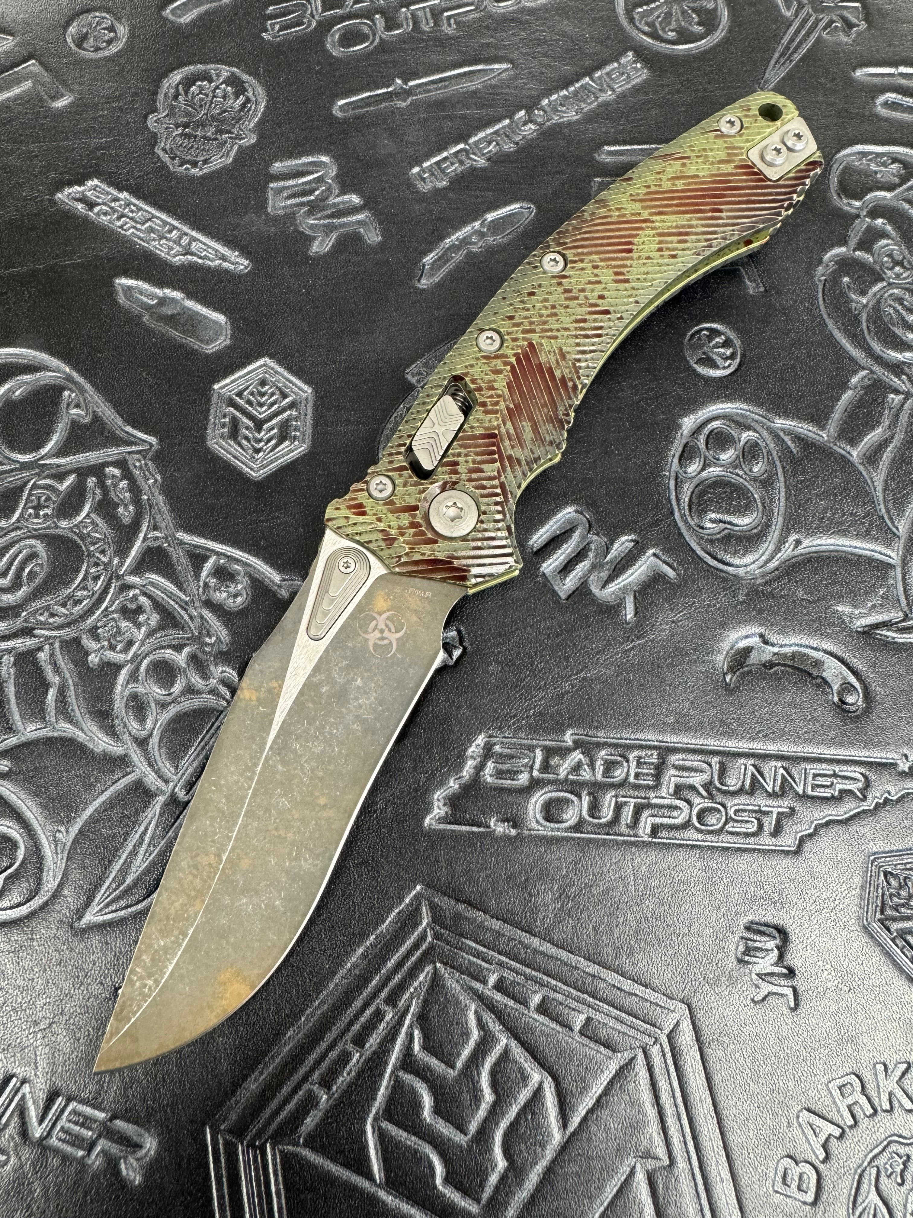 Microtech Amphibian Outbreak Ram-Lok Knife (3.9" SW) 137RL-1 FLOBS