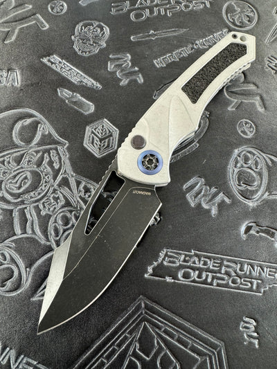 Heretic Knives Pariah Manual Button Lock Blizzard Worn Aluminum Handles Battle Black MagnaCut H046-8A-BLZ