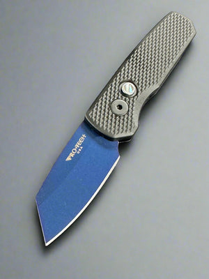 Pro-Tech Runt 5 w/ Black Textured Handle & Mother of Pearl Button w/ Sapphire MagnaCut Reverse Tanto R5406-SB