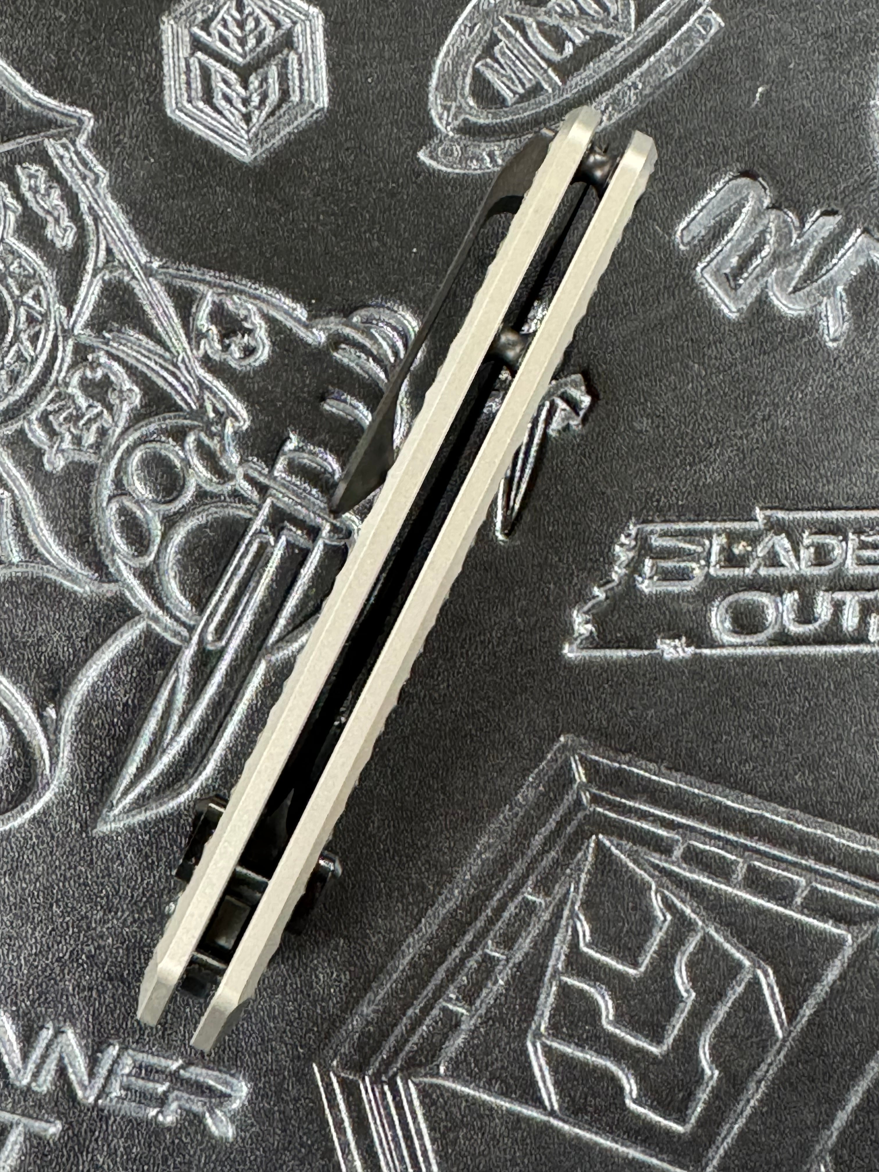 KUNWU TUX CHAD FOLDING KNIFE GRAY TITANIUM HANDLE PM60 PLAIN EDGE  DLC SATIN FINISH SX703T-3