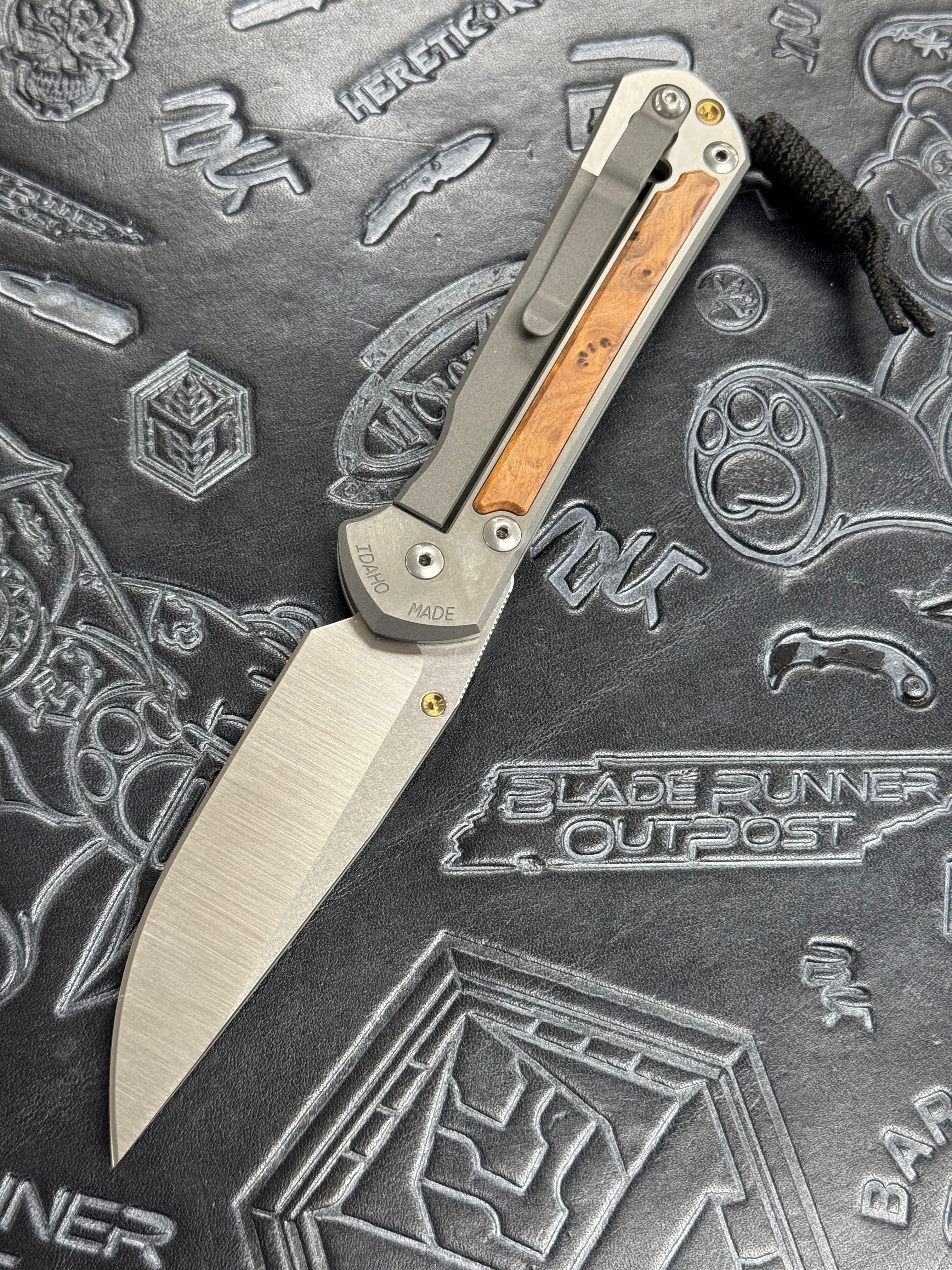 Pre Owned Discontinued Chris Reeve Large Sebenza 21 - Thuya Burl Inlay L21-1179