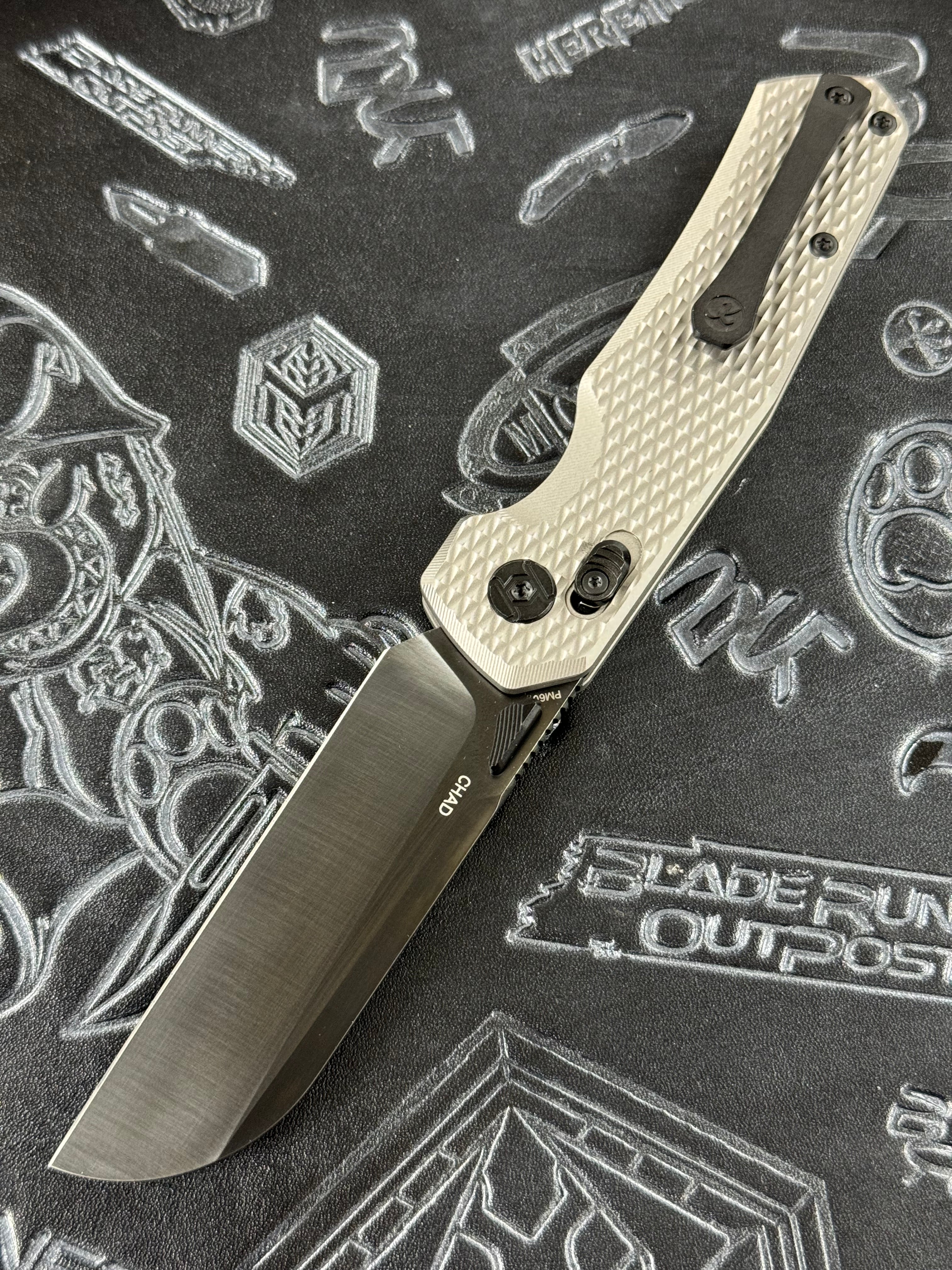 KUNWU TUX CHAD FOLDING KNIFE GRAY TITANIUM HANDLE PM60 PLAIN EDGE  DLC SATIN FINISH SX703T-3