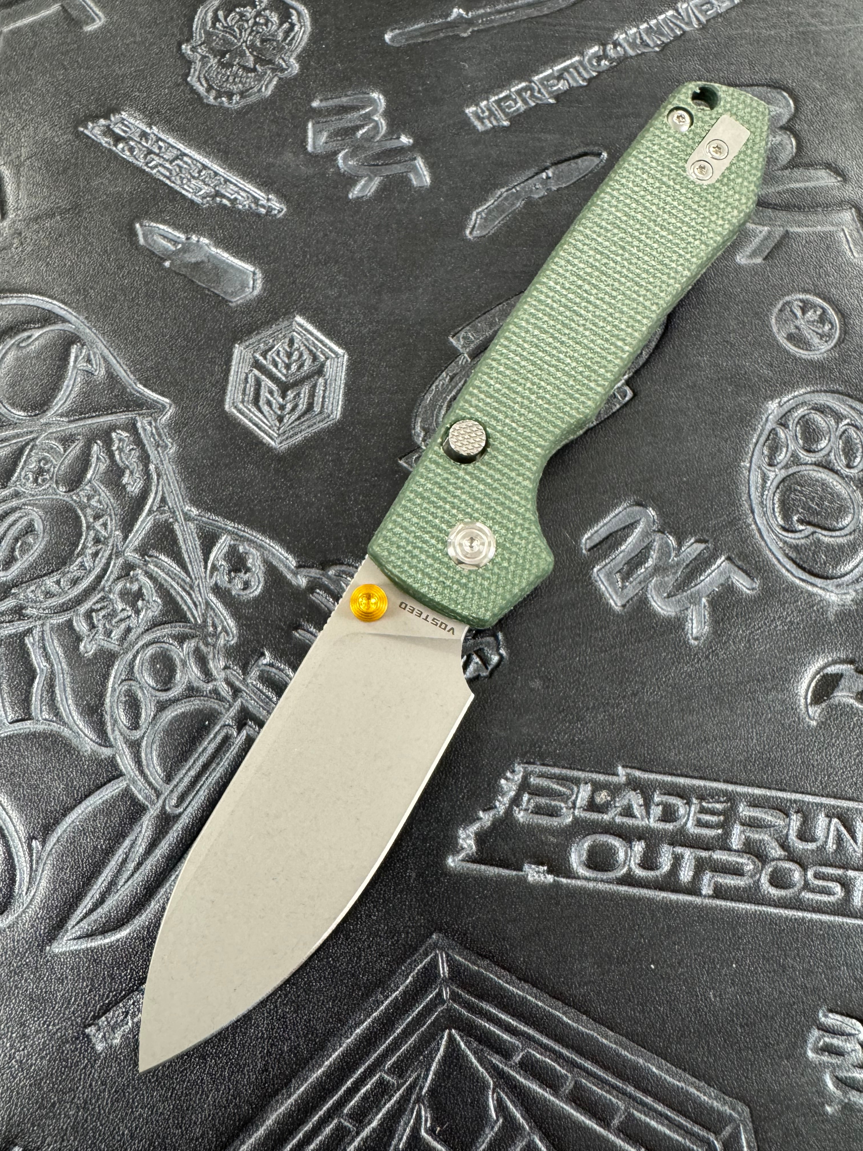 Vosteed Raccoon - Top Liner Lock (3.25" 14C28N Stonewashed Blade & Green Micarta Handle) - A2904