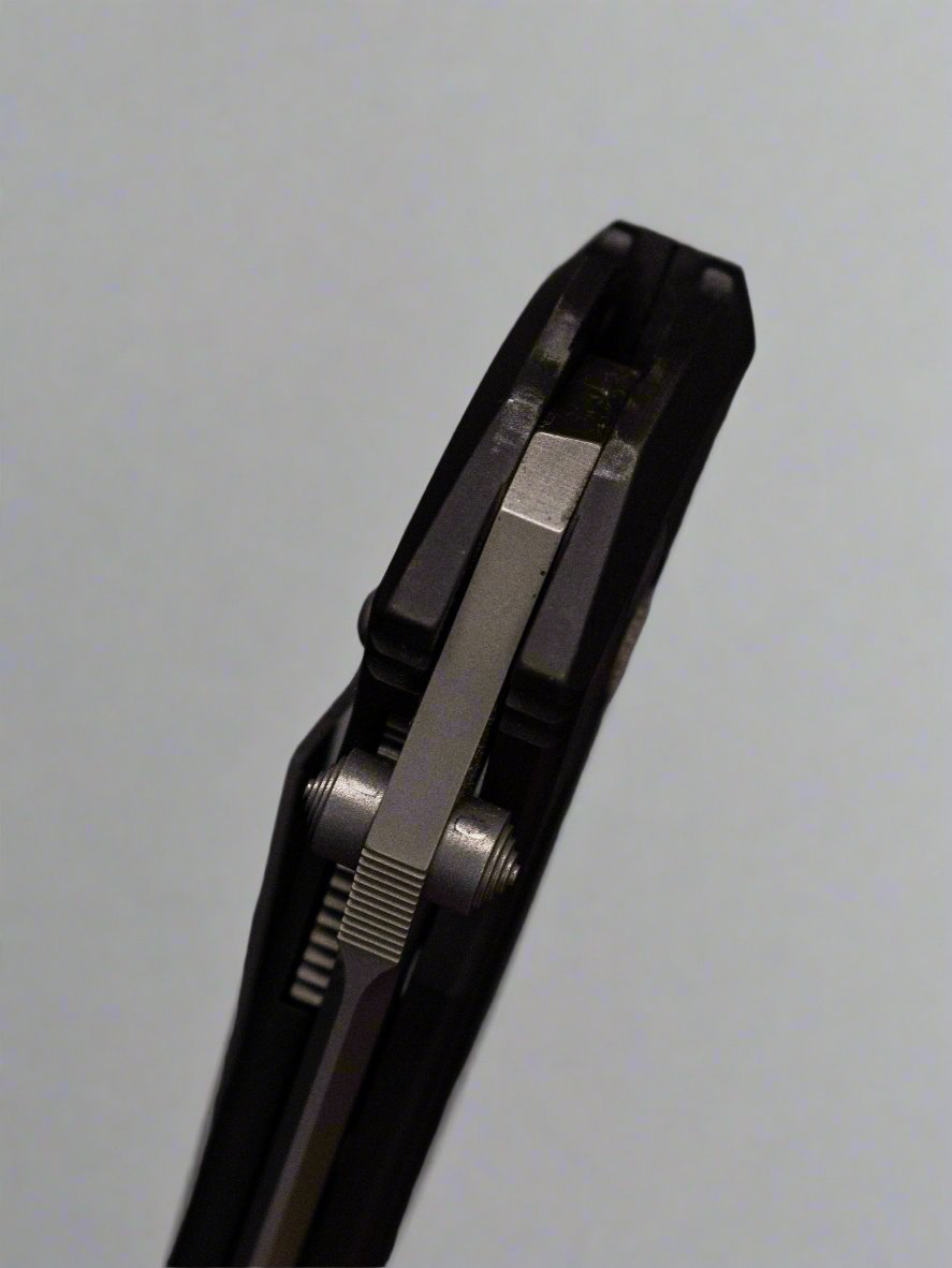 Pre Owned Excellent Shape Microtech Socom D/A Partial Serrated 1/98 154cm