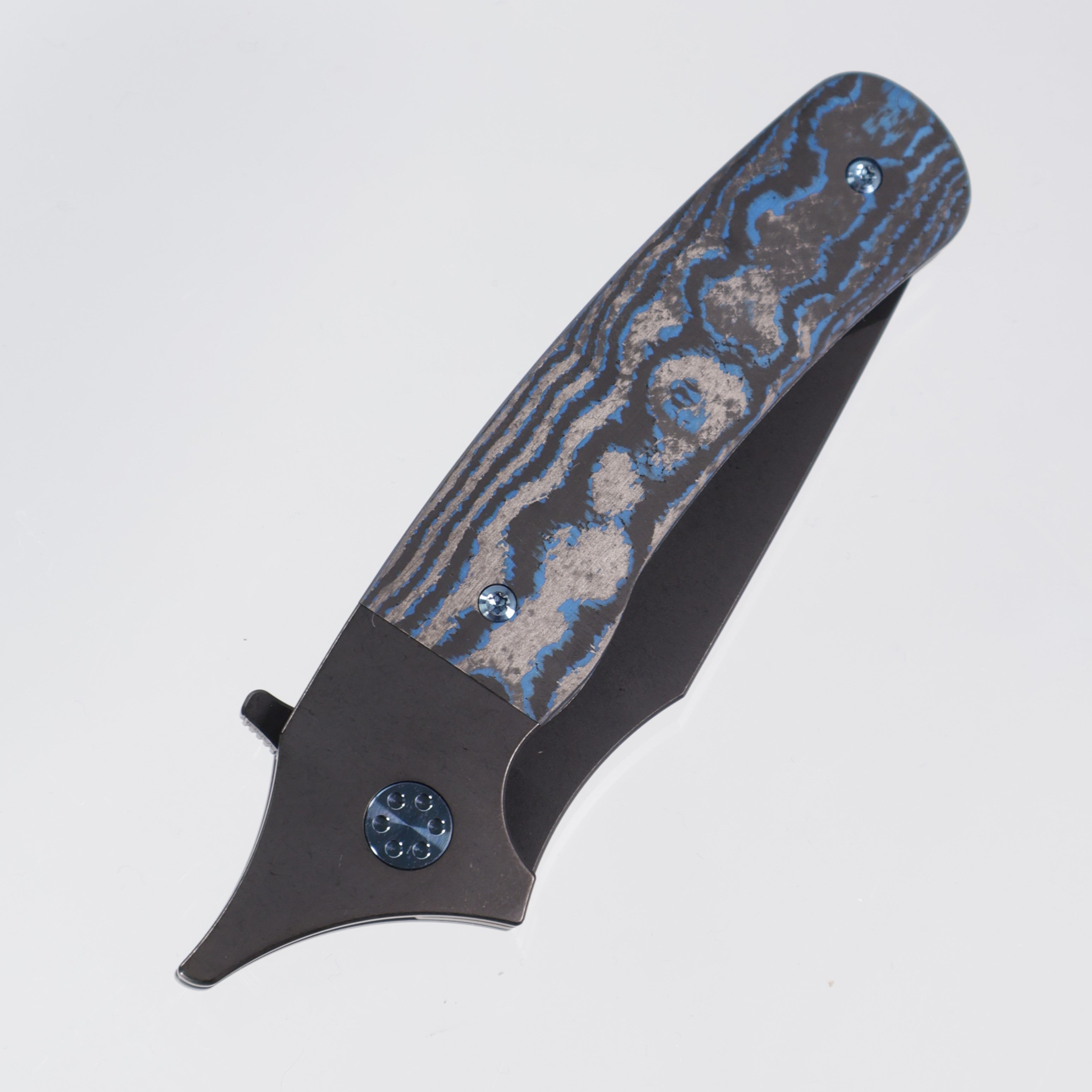 Beans Blades Javelin Folder - Black PVD Titanium - Electric Blue Camo Carbon - PVD M390