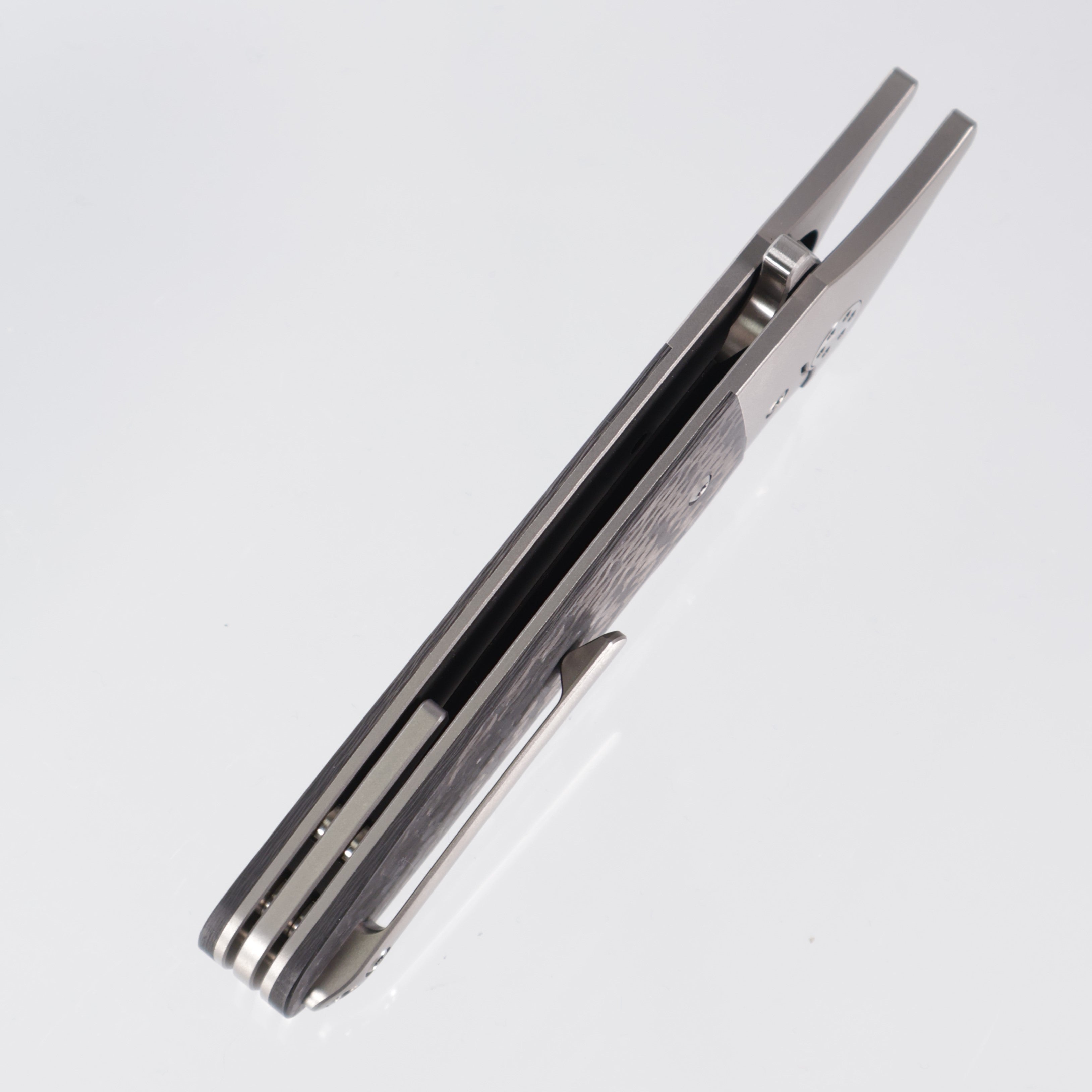 Beans Blades Javelin Folder - Beadblast Titanium - Carbon Fiber Twill - Satin M390