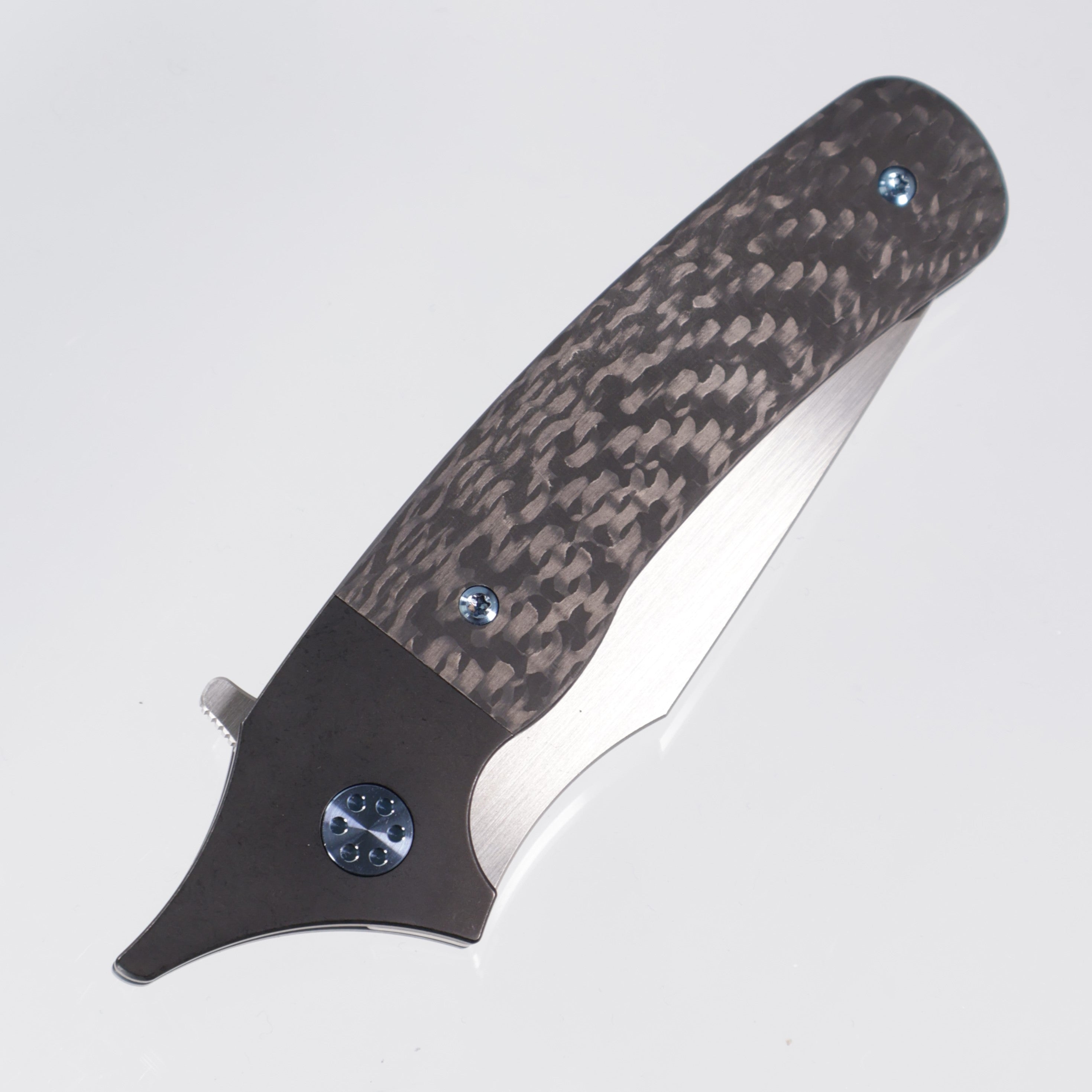 Beans Blades Javelin Folder - Black PVD Titanium - Carbon Fiber Twill - Satin M390