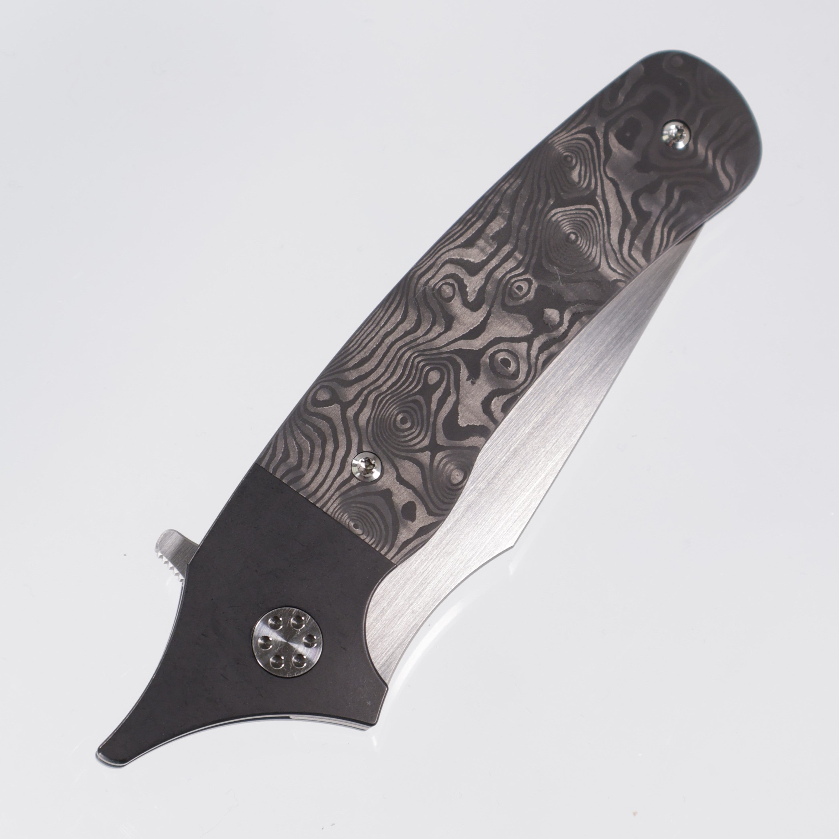 Beans Blades Javelin Folder - Black PVD Titanium - Black Dunes Fat Carbon - Satin M390