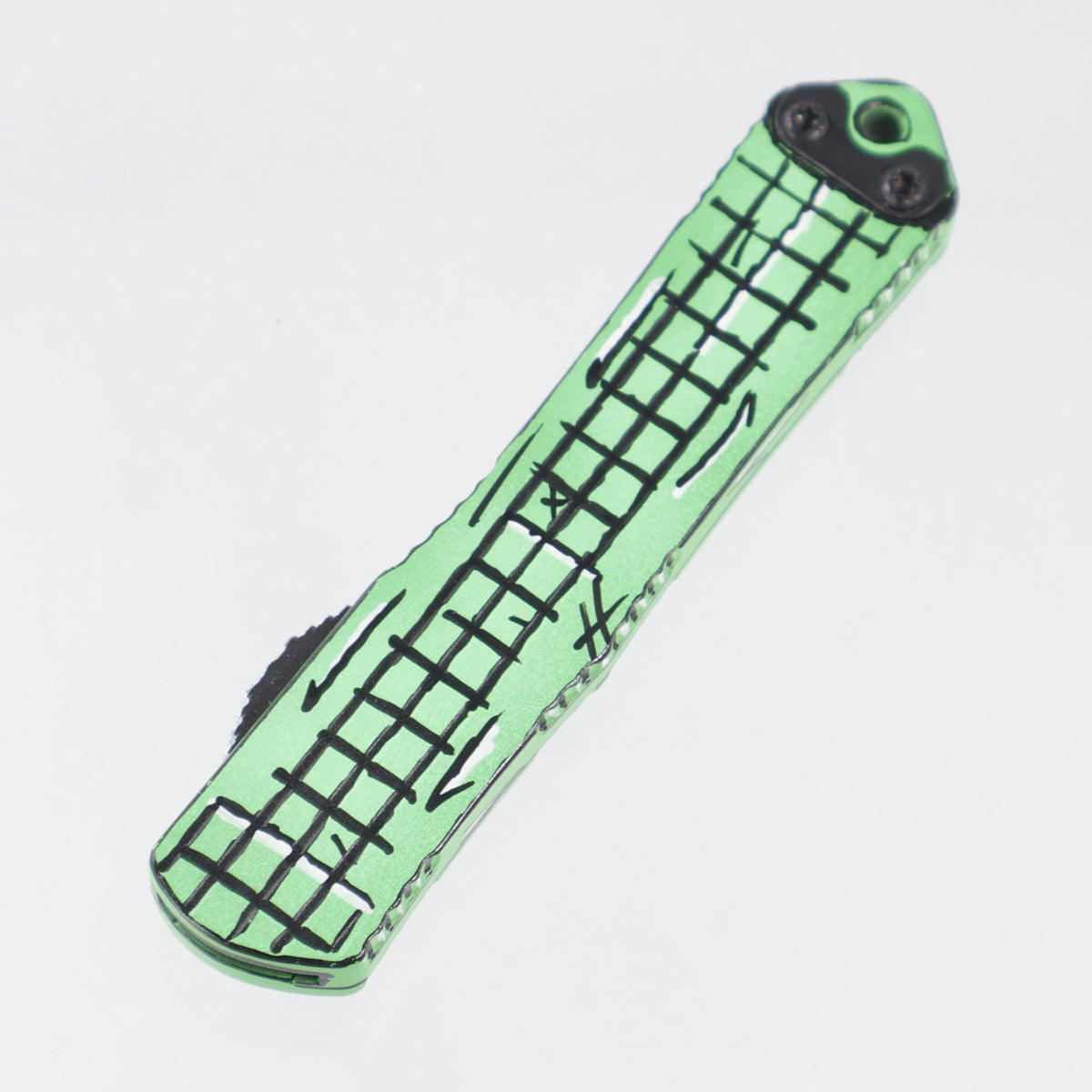 Heretic Manticore S Bowie - Toxic Green Cel-Shade - Magnacut - H022BF-CS-TX *PRE-OWNED*