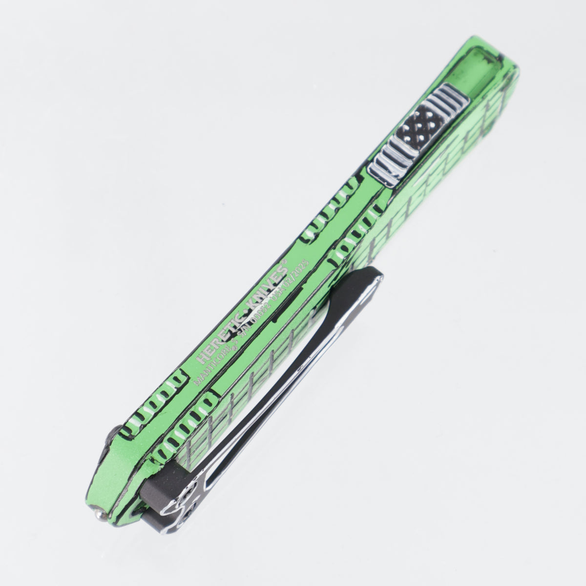 Heretic Manticore S Bowie - Toxic Green Cel-Shade - Magnacut - H022BF-CS-TX *PRE-OWNED*