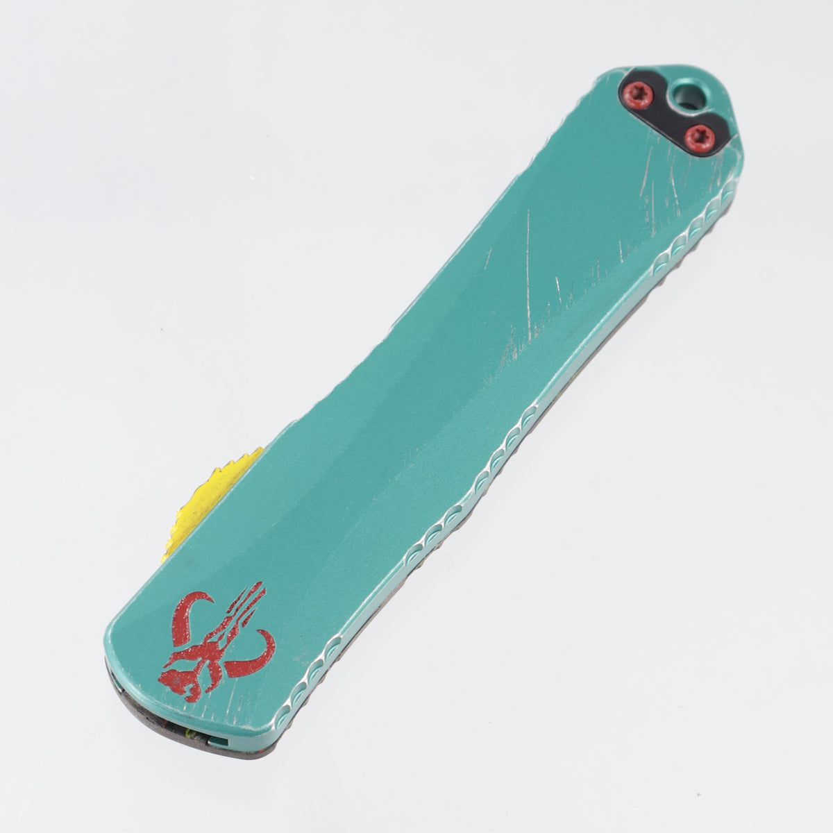 Heretic Manticore E Bowie - Bounty Hunter Aluminum w/ Boba Fett Camo Carbon Backplate - 2-Tone Black Full Serrate Magnacut - H026B-14C-BOUNTY *PRE-OWNED*