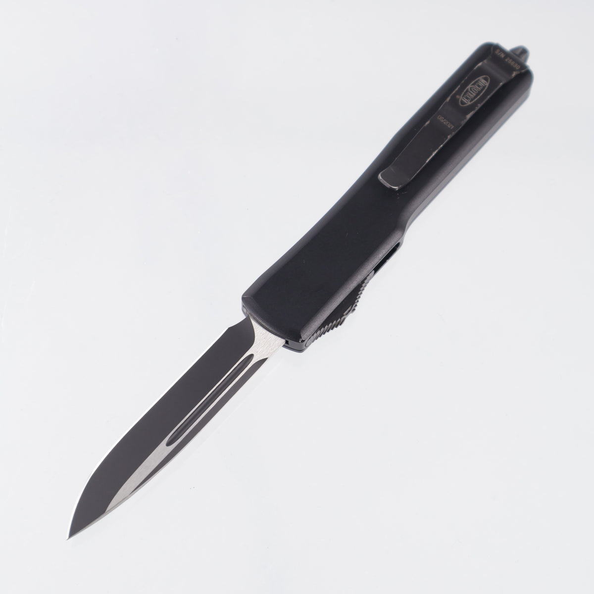 Microtech UTX-70 Single Edge - Black Aluminum - Black Standard M390 - 148-1T *PRE-OWNED*