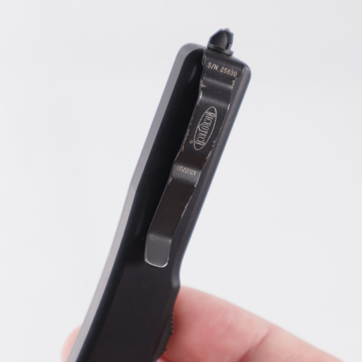 Microtech UTX-70 Single Edge - Black Aluminum - Black Standard M390 - 148-1T *PRE-OWNED*