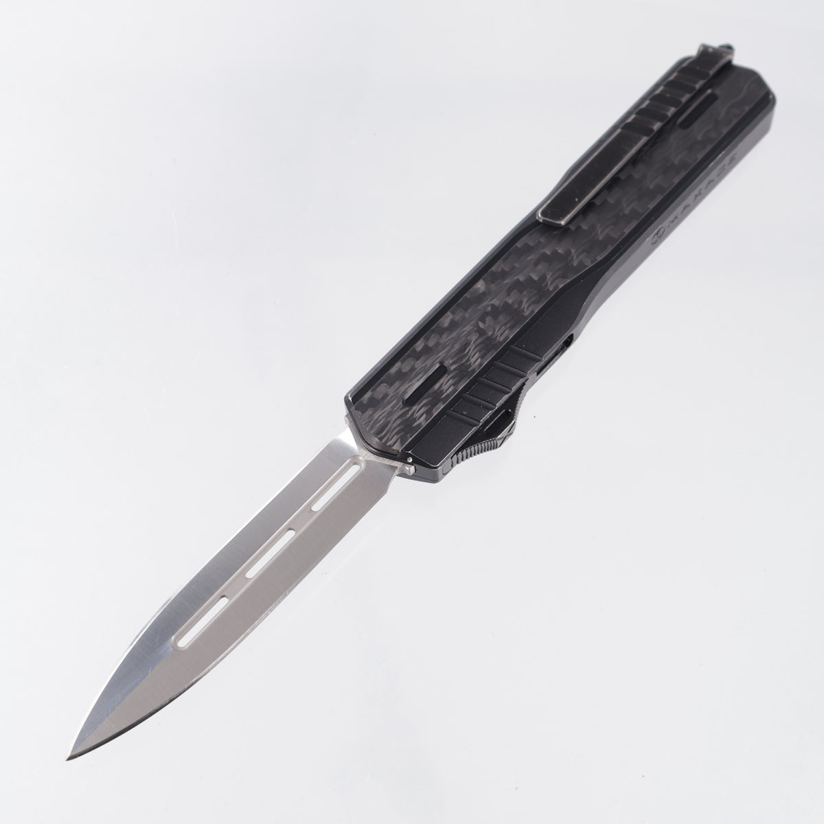 Maxace Medusa OTF Double Edge - Black Aluminum w/ Carbon Fiber Inlays - Satin Magnacut - X06B *PRE-OWNED*
