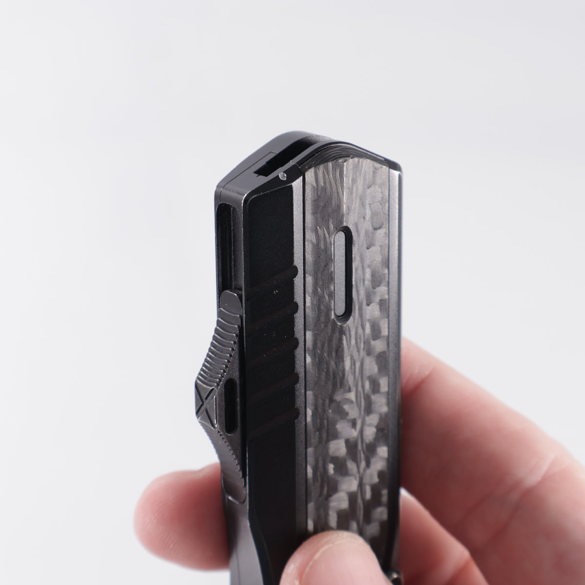 Maxace Medusa OTF Double Edge - Black Aluminum w/ Carbon Fiber Inlays - Satin Magnacut - X06B *PRE-OWNED*