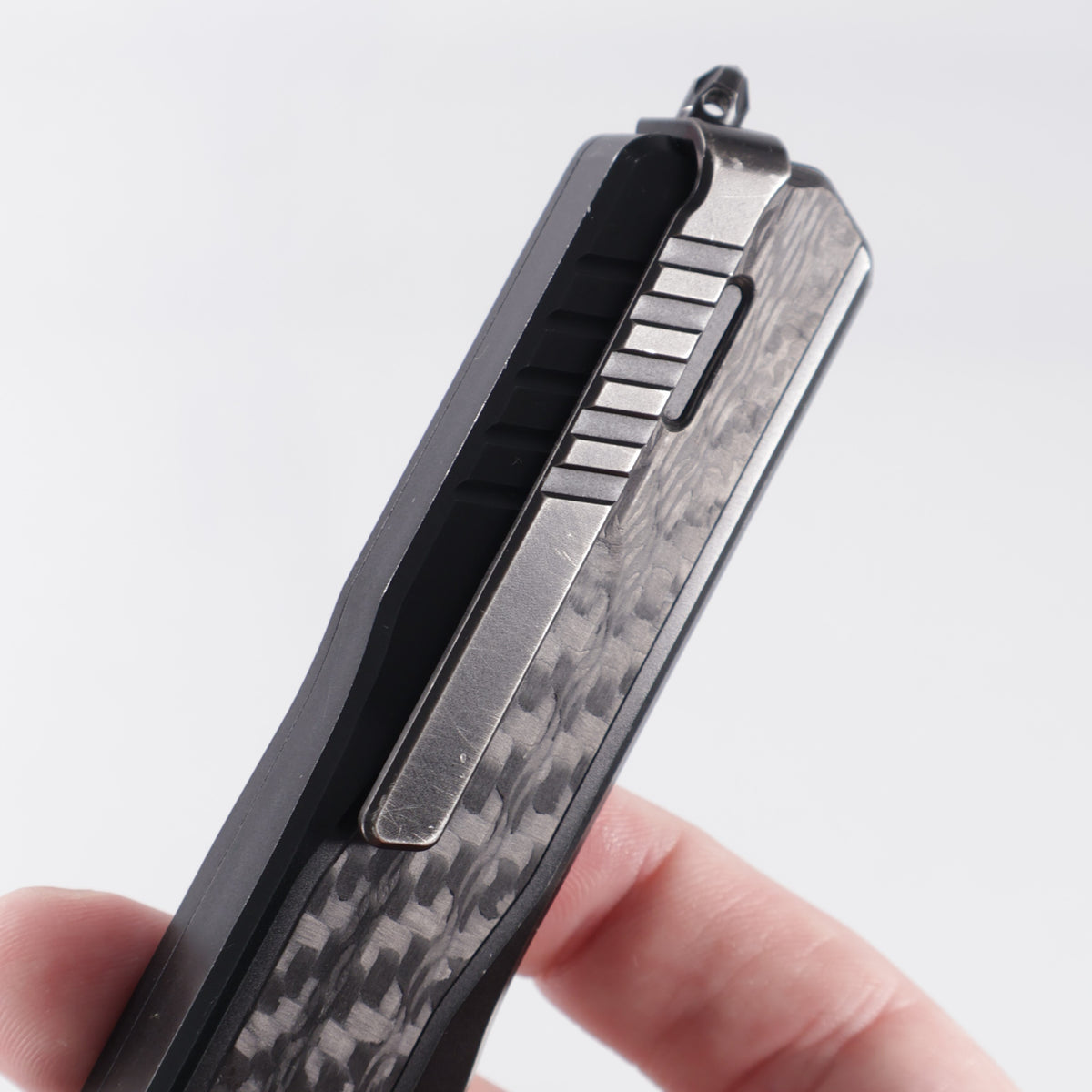 Maxace Medusa OTF Double Edge - Black Aluminum w/ Carbon Fiber Inlays - Satin Magnacut - X06B *PRE-OWNED*