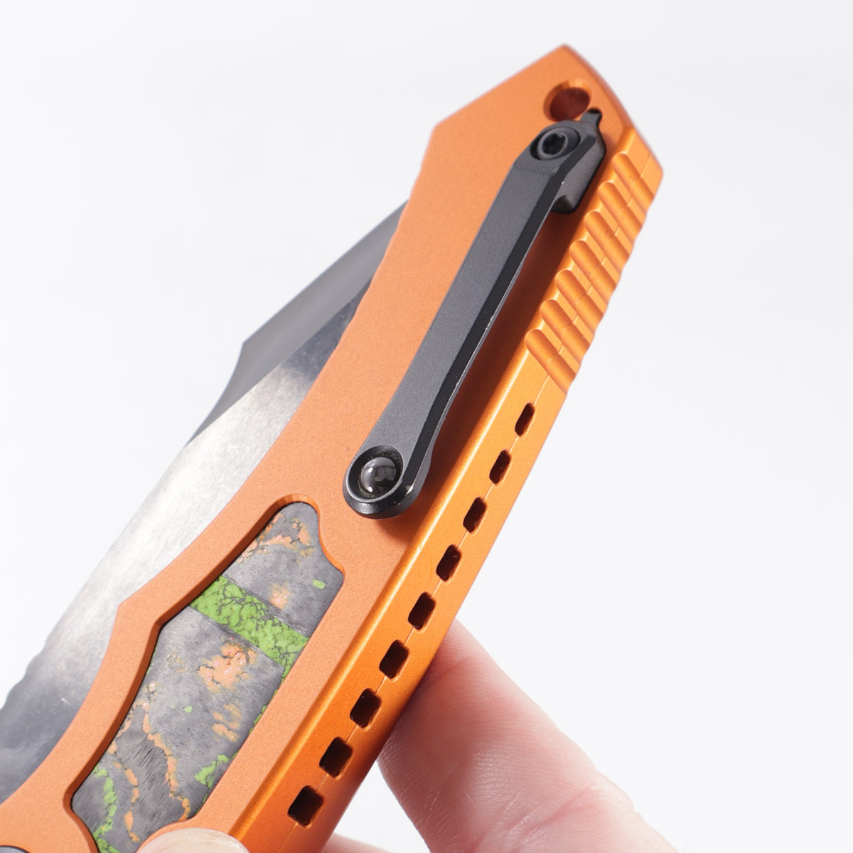 Heretic Pariah Auto Single Edge - Orange Aluminum w/ 80s Camo Carbon inlays - DLC Magnacut - H048-6A-OG/80S - BROP Exclusive - S/N: 004 *PRE-OWNED*