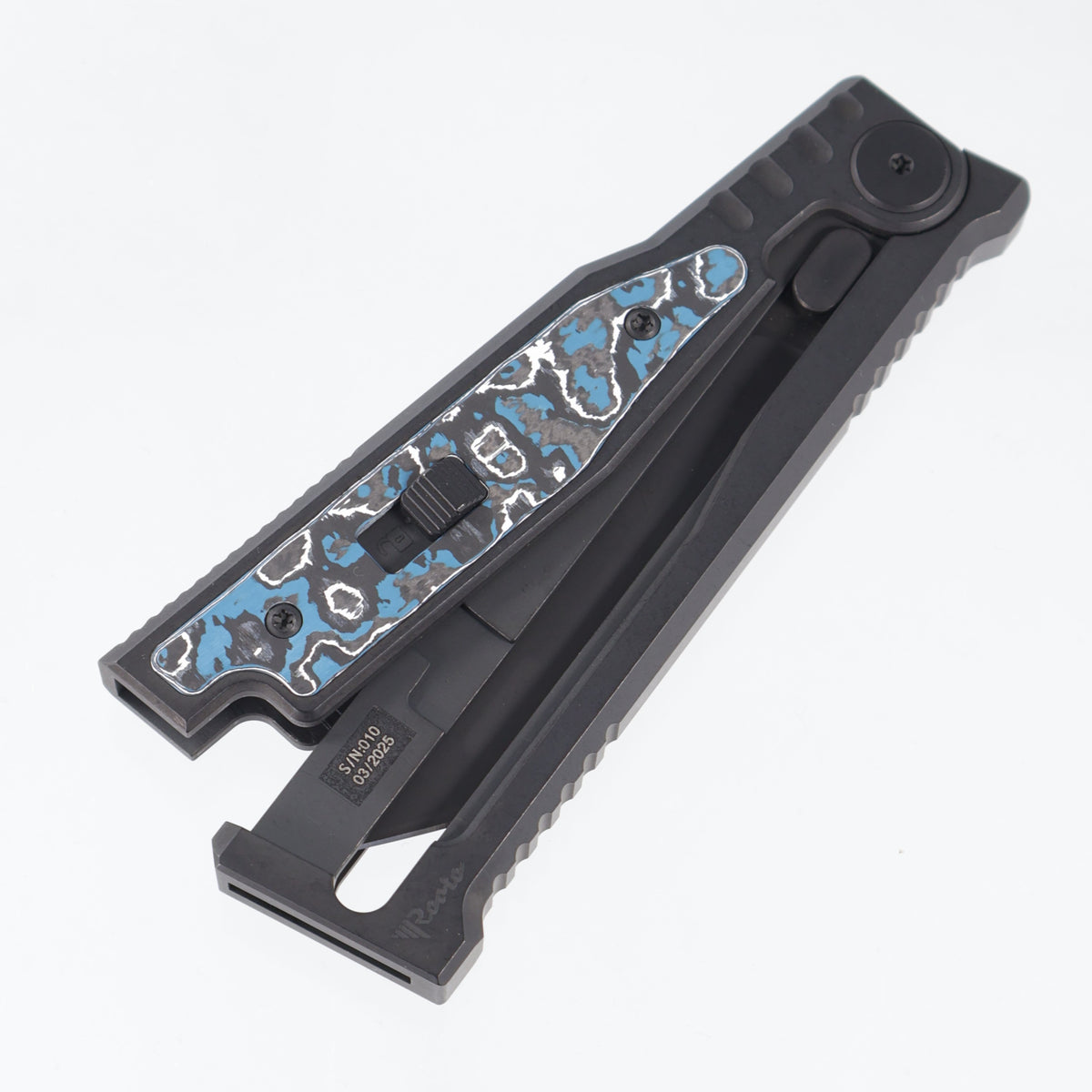 Reate Exo-M Tanto - Black PVD Titanium w/ Arctic Frost Fat Carbon Inlays - Black PVD Elmax - S/N: 010 *PRE-OWNED*