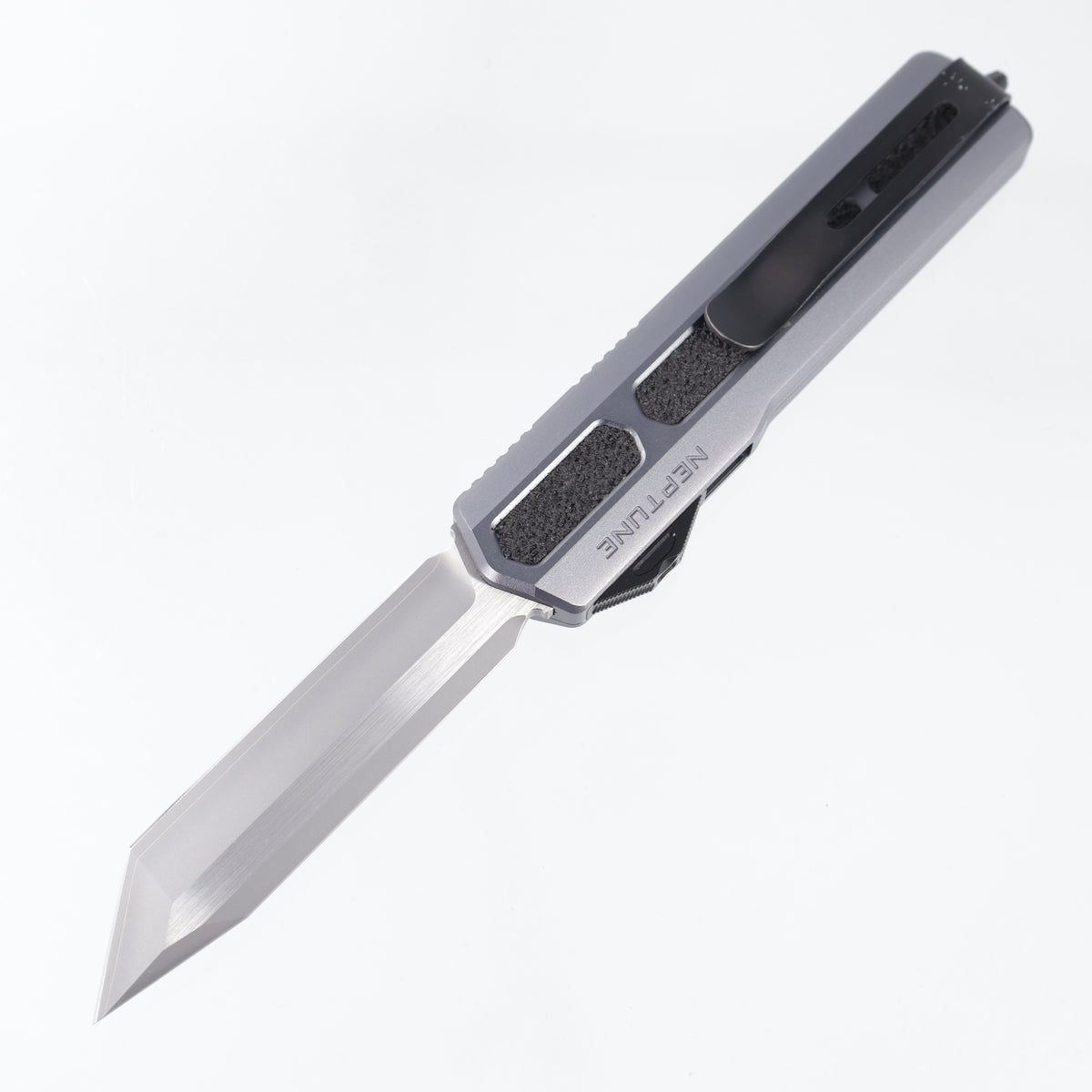 Maxace Neptune Tanto - Gray Aluminum w/ Rubber Inserts - SLD-Magic *PRE-OWNED* *NO BOX*