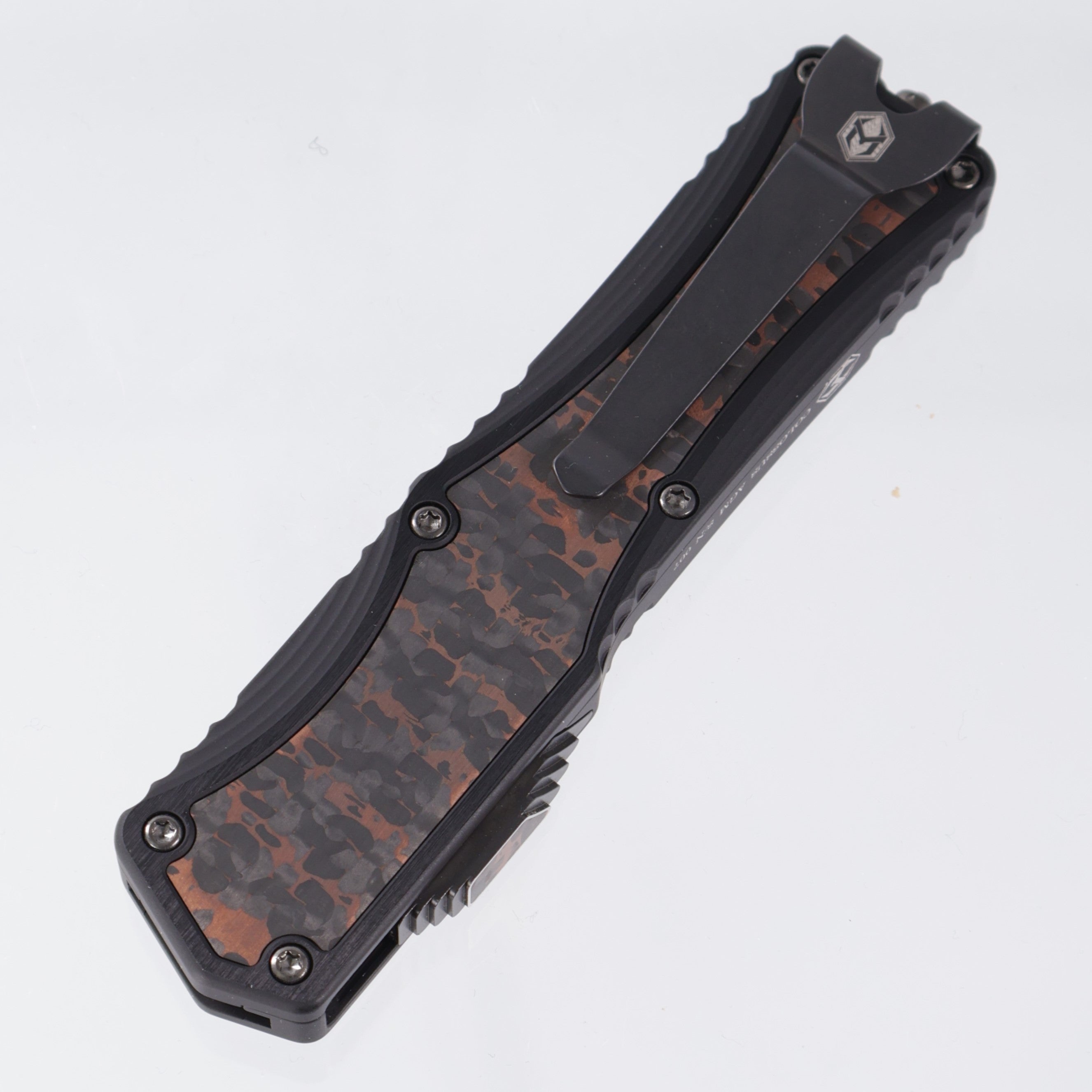 Heretic Colossus Double Edge Custom - DLC Vegas Forge Razorwire Damascus - Aluminum Chassis w/ Fat Carbon Snakeskin inlays - Inlaid DLC Button, DLC Clip & Hardware - S/N: 007 *PRE-OWNED*
