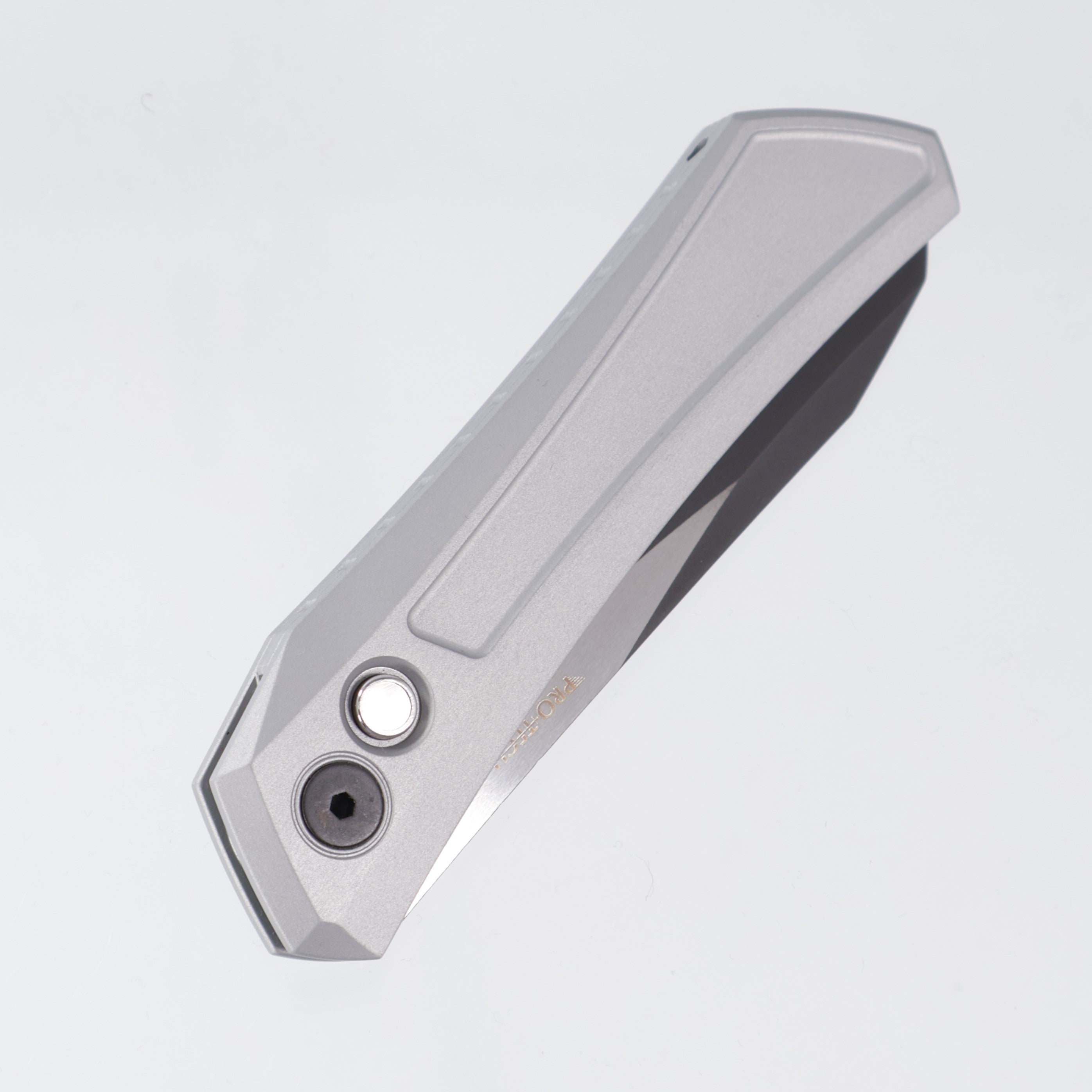 Pro-Tech Oligarch - Gray Aluminum w/ Black Lip Pearl Button - 2-Tone DLC Magnacut - 2024.BLADEWEST.05 *PRE-OWNED*