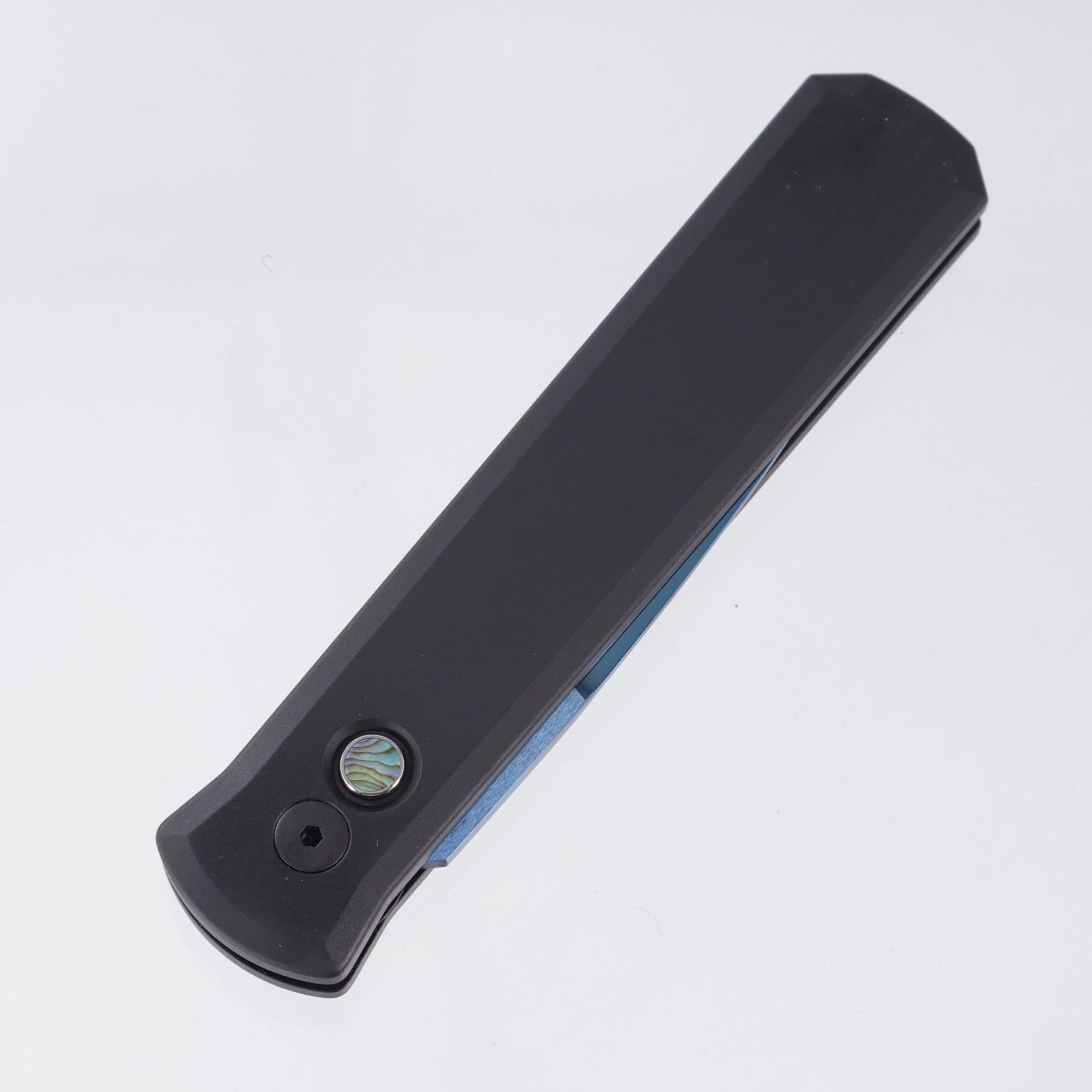 Pro-Tech Godfather - Black Aluminum w/ Abalone Button - Sapphire PVD 154CM - 921 SB *PRE-OWNED*