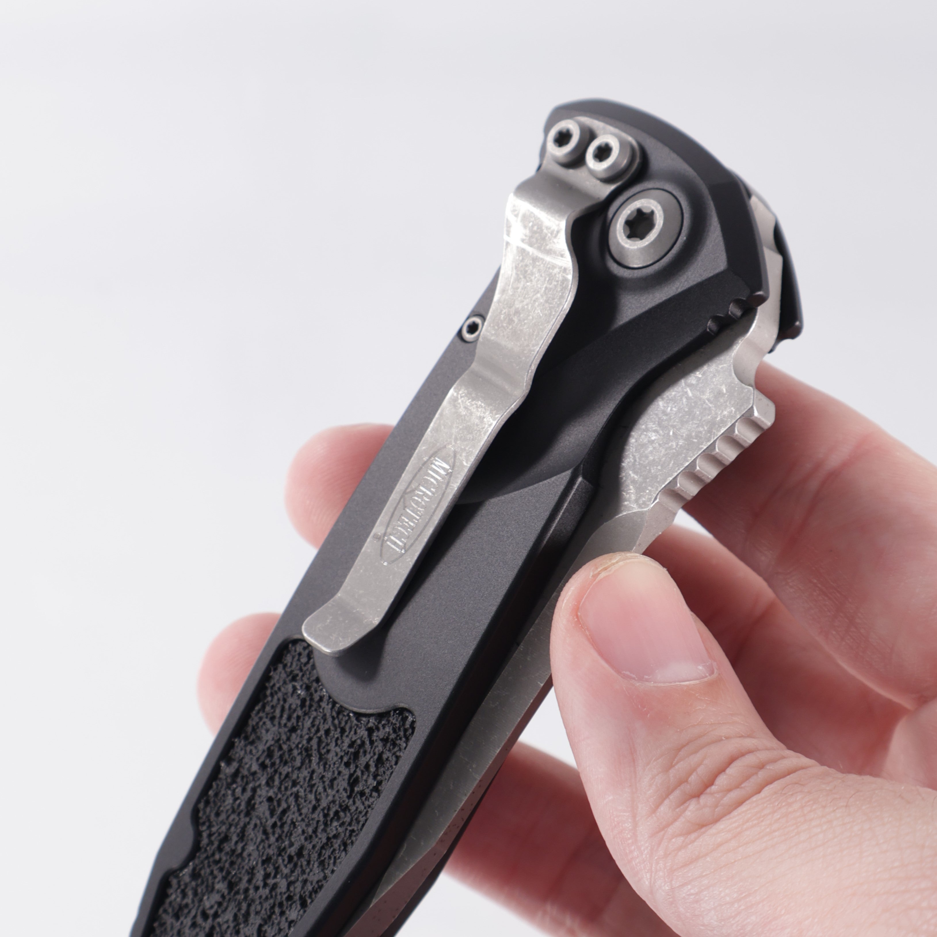 Microtech Socom Elite Auto Single Edge - Black Aluminum w/ Traction Inlays - Apocalyptic M390 - 160A-10 AP *PRE-OWNED*
