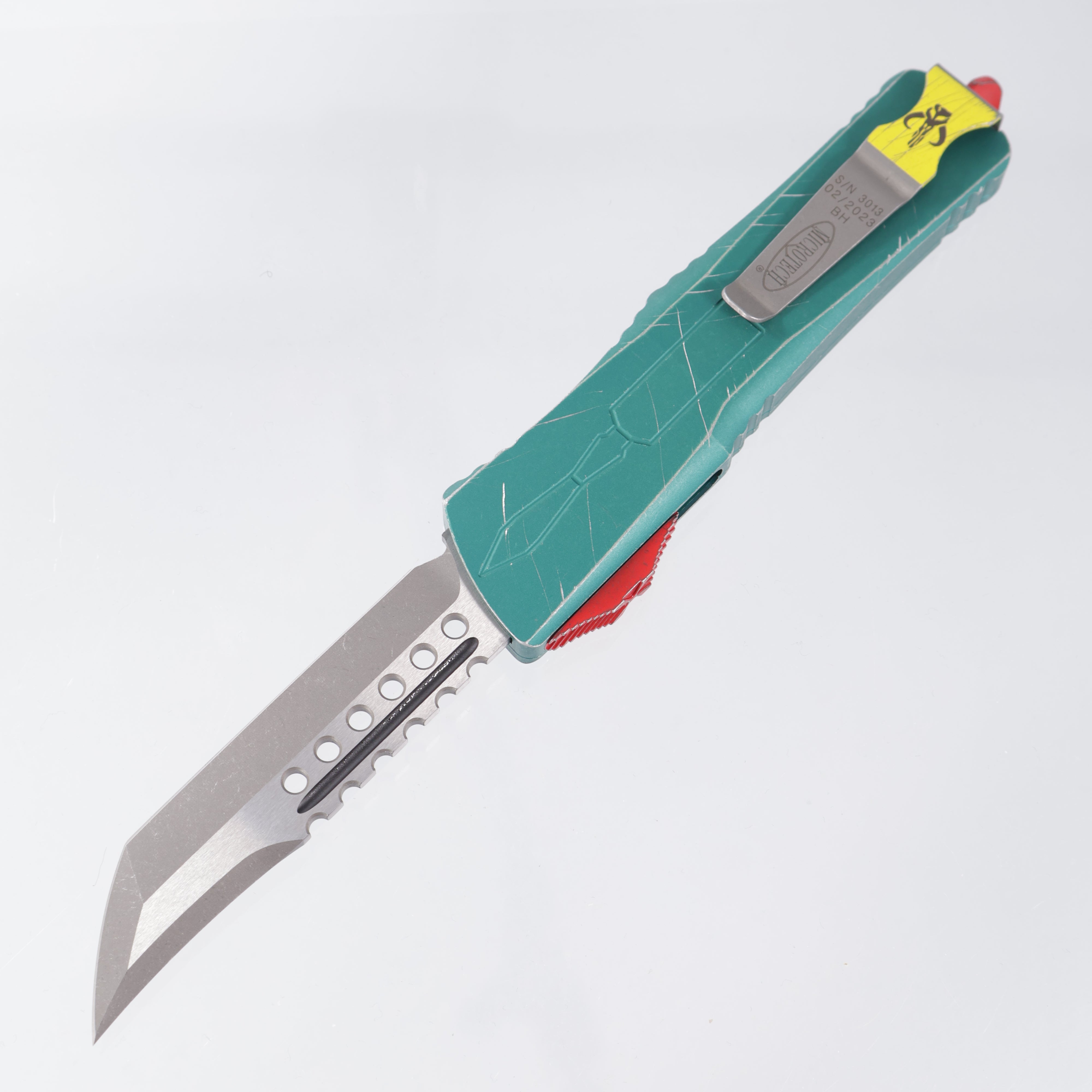 Microtech Combat Troodon Bounty Hunter Hellhound - Bounty Hunter Chassis - Apocalyptic Blade - 219-10 BH *PRE-OWNED*
