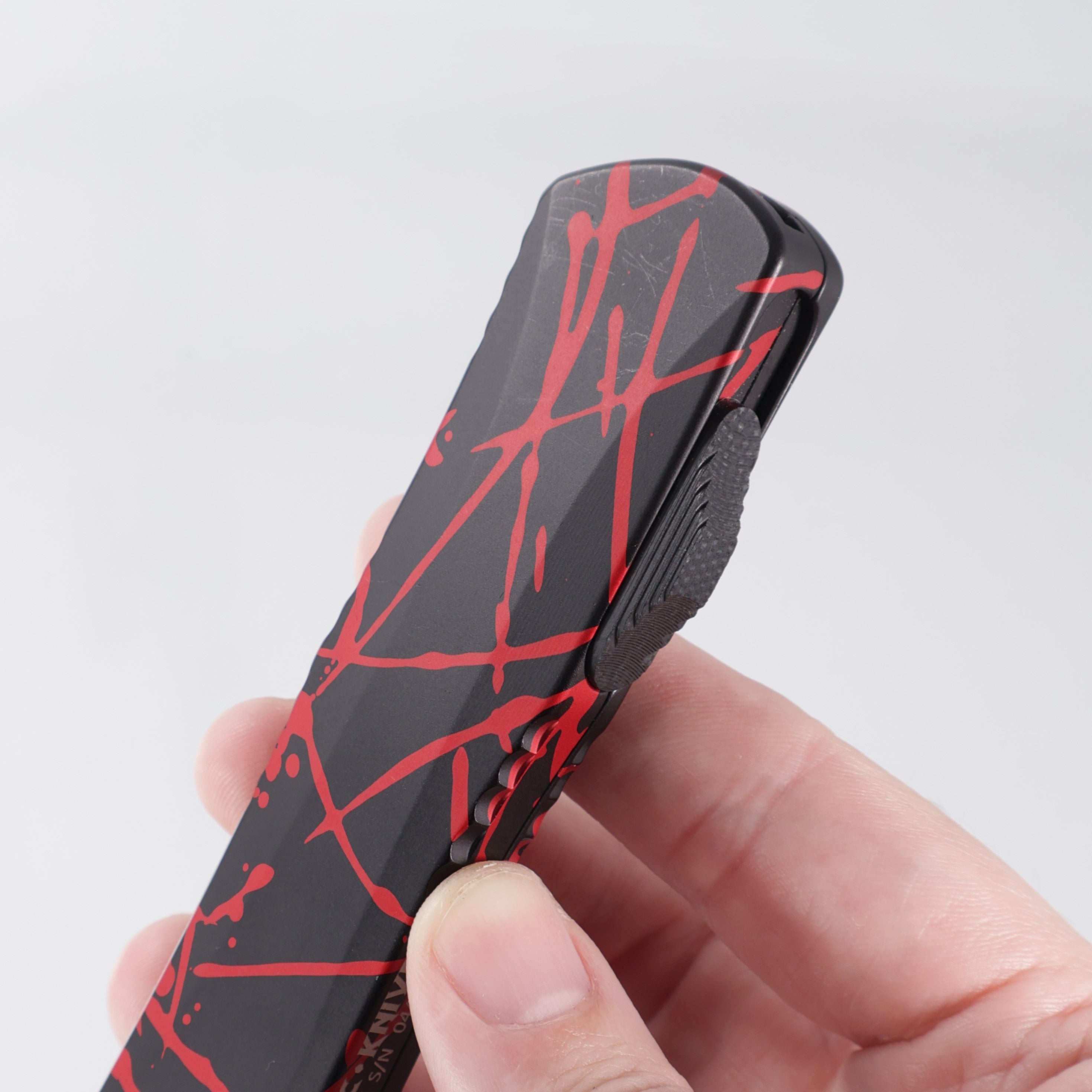 Heretic Manticore X Double Edge - Black w/ Red Splash Pattern Aluminum - DLC S35VN - H032-6A-RS *PRE-OWNED*