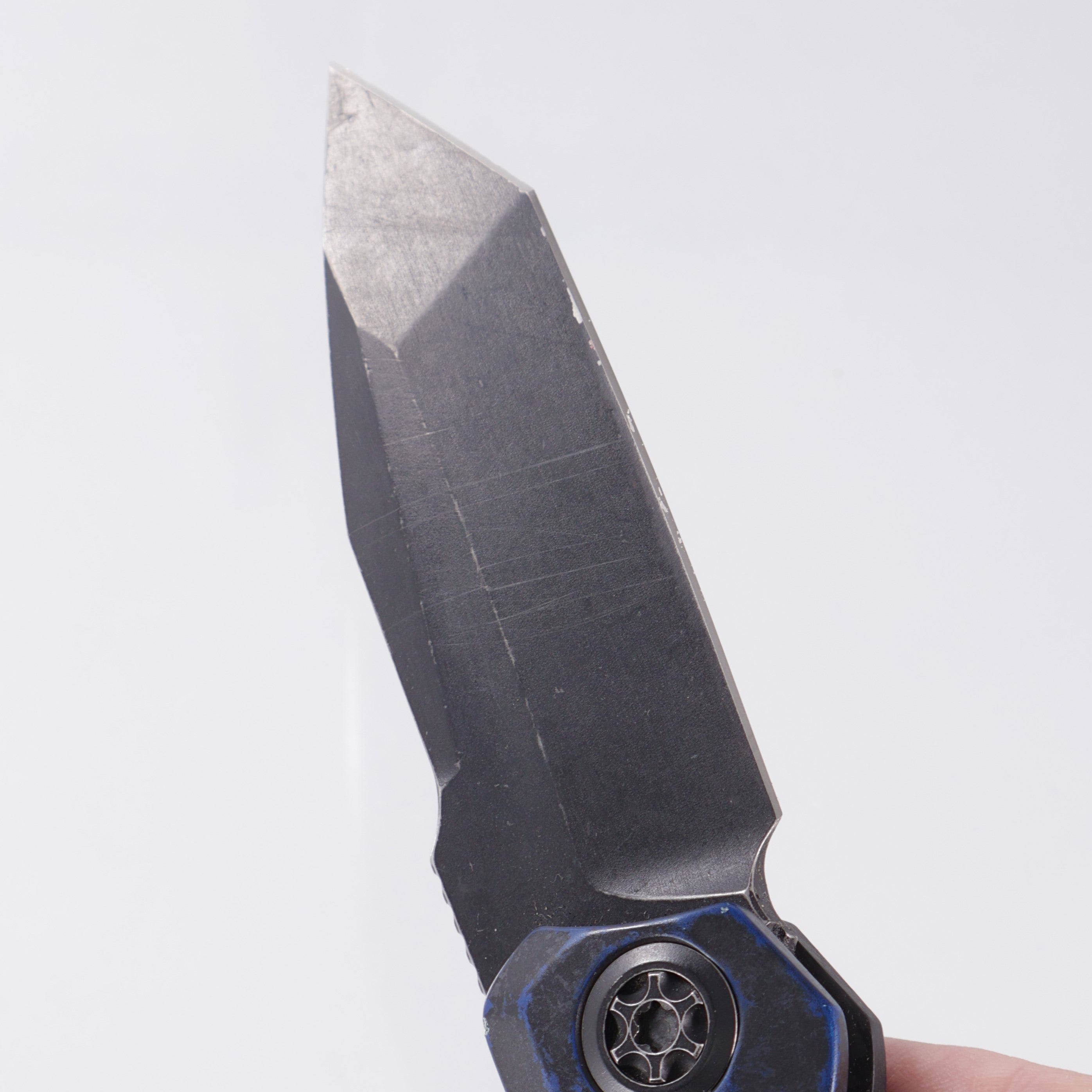 Heretic Wraith V2 Auto Tanto - Breakthrough Blue Aluminum w/ Carbon Fiber Bolster - Battle Black Elmax - H100-8A-BRKBLU *PRE-OWNED*