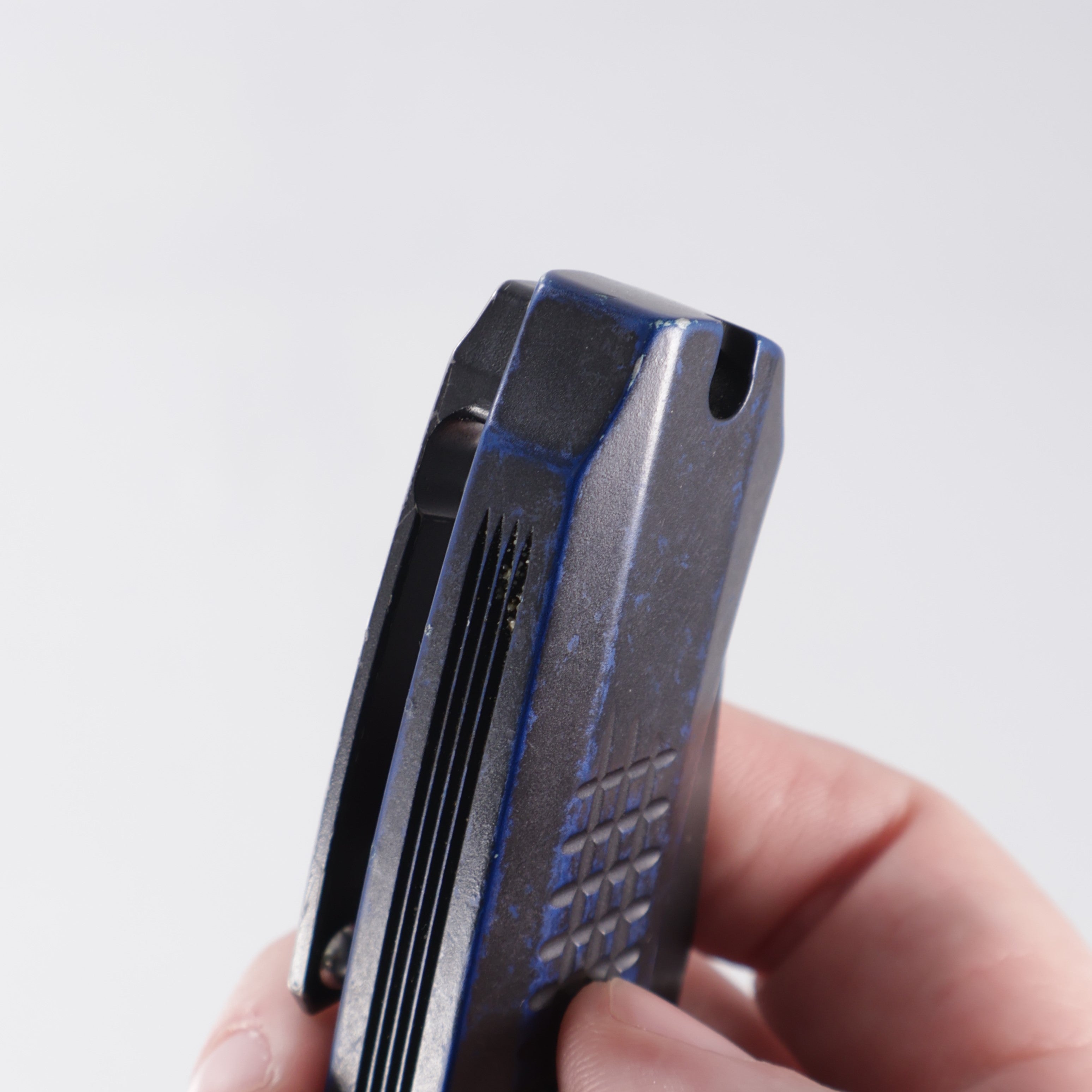 Heretic Wraith V2 Auto Tanto - Breakthrough Blue Aluminum w/ Carbon Fiber Bolster - Battle Black Elmax - H100-8A-BRKBLU *PRE-OWNED*