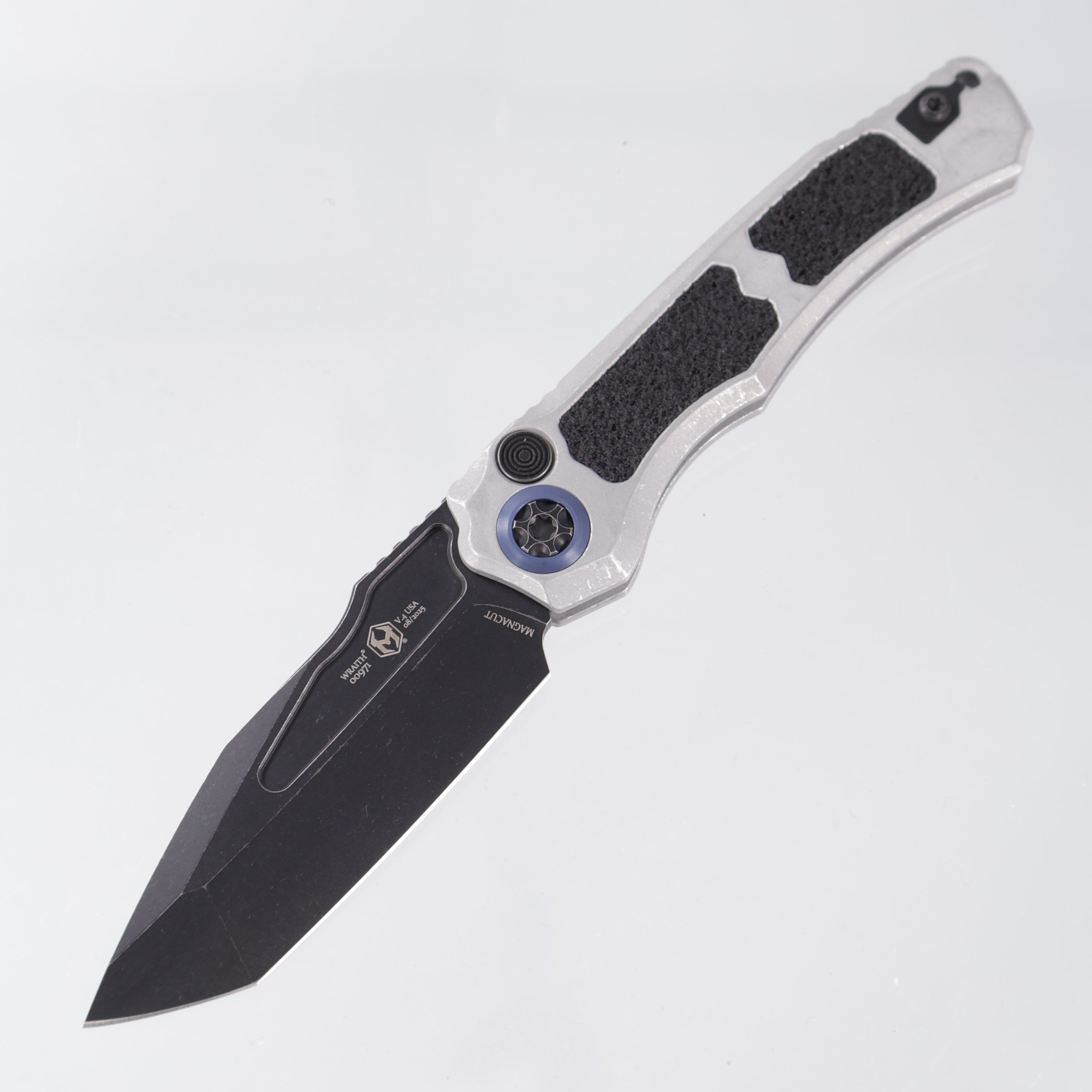 Heretic Wraith V4 Auto Tanto - Blizzardworn Aluminum - Battle Black Magnacut - H100-8A-BLZ *PRE-OWNED*