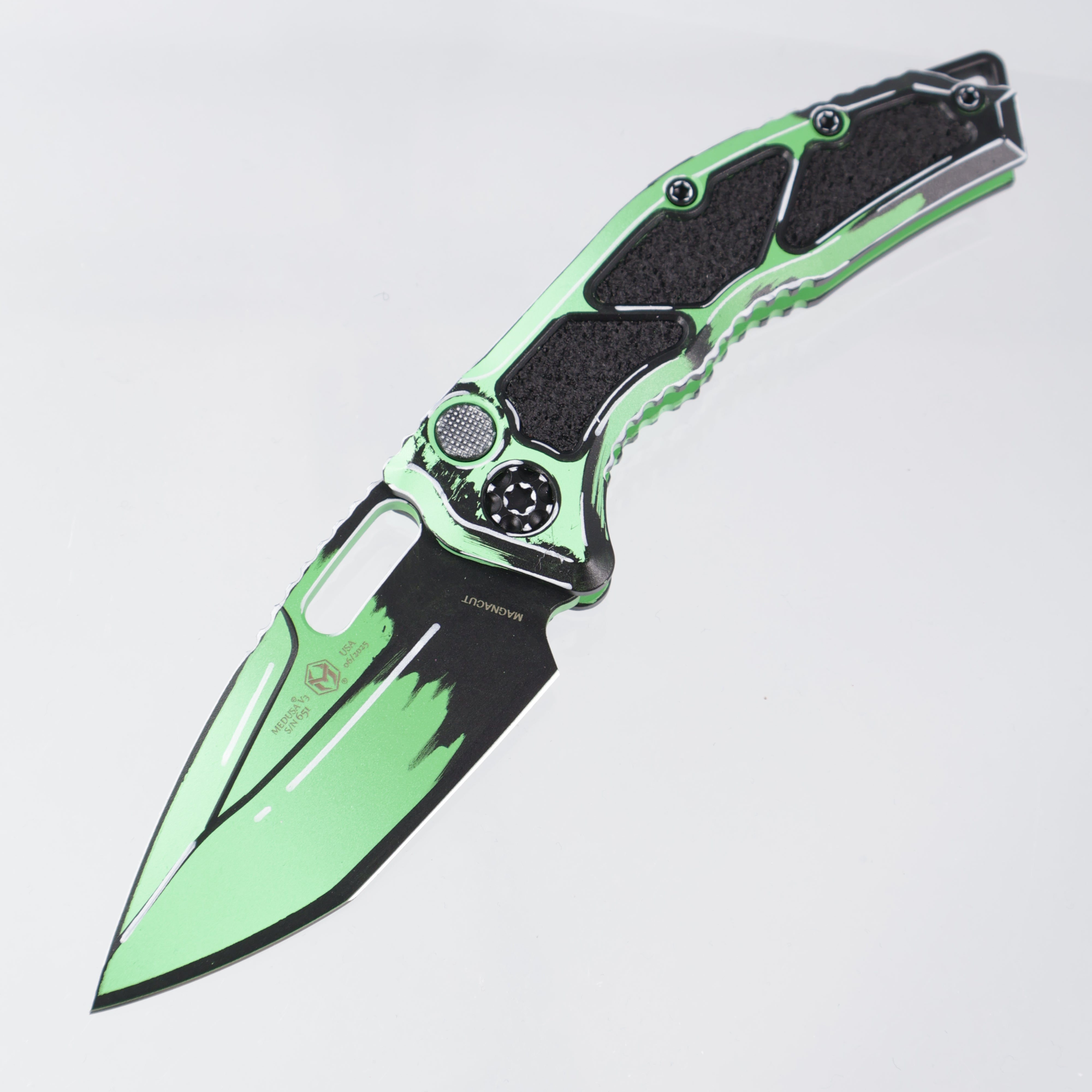 Heretic Medusa V3 Auto Tanto - Toxic Green Cel-Shade Cerakote Magnacut - H011-CS-TX *PRE-OWNED*